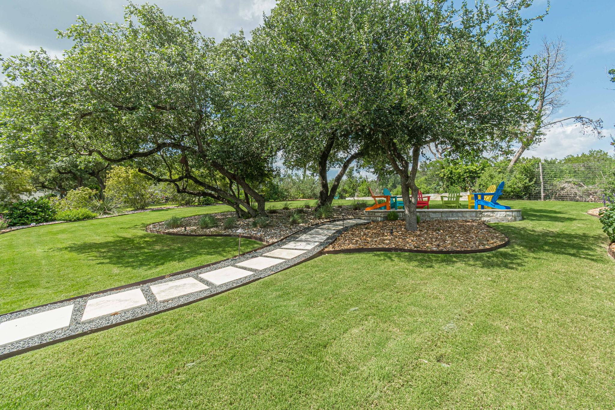 112 Laughing Pear Dr, San Marcos, TX 78666