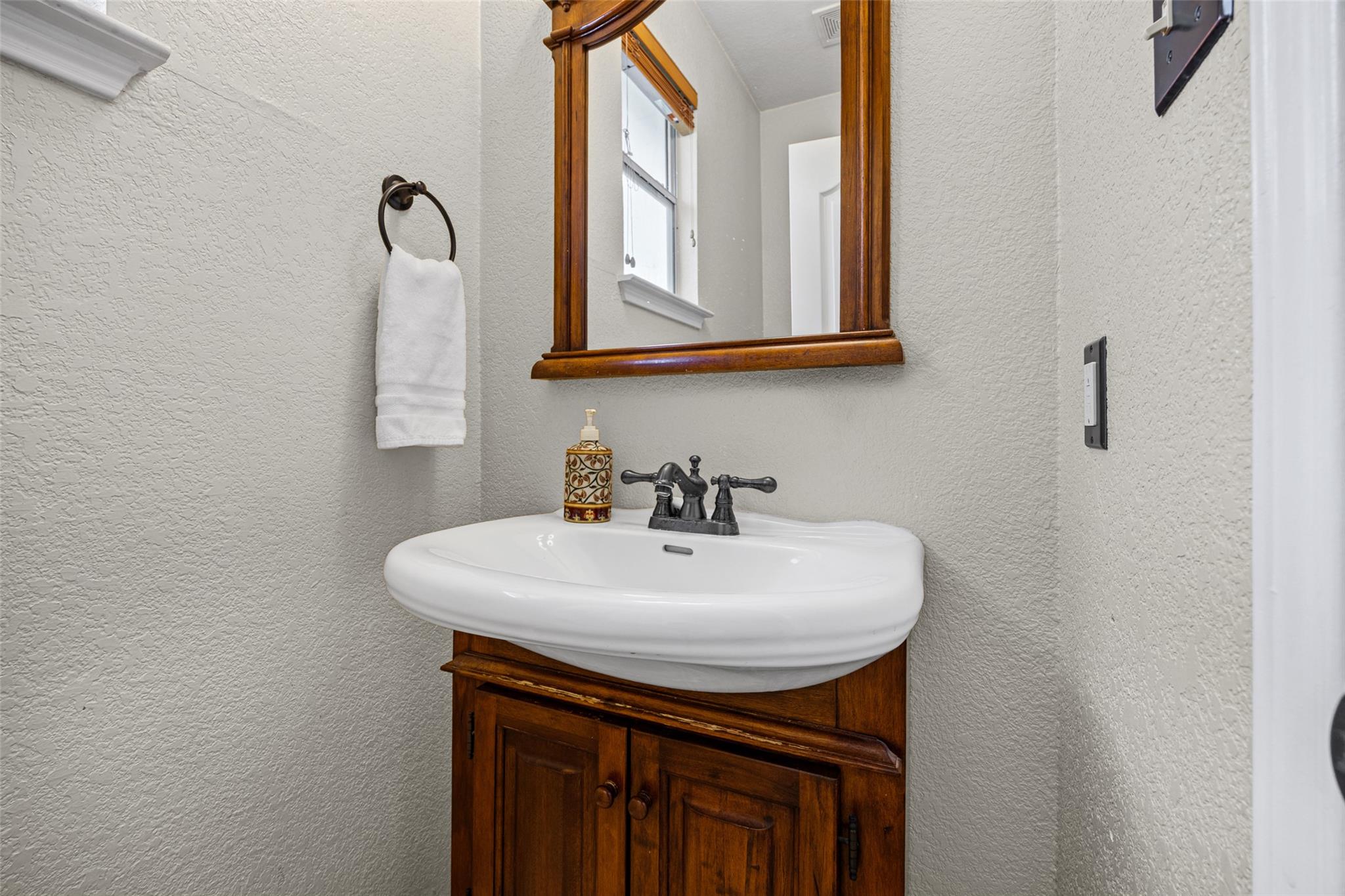 402 Autumn Trl, Georgetown, TX 78626
