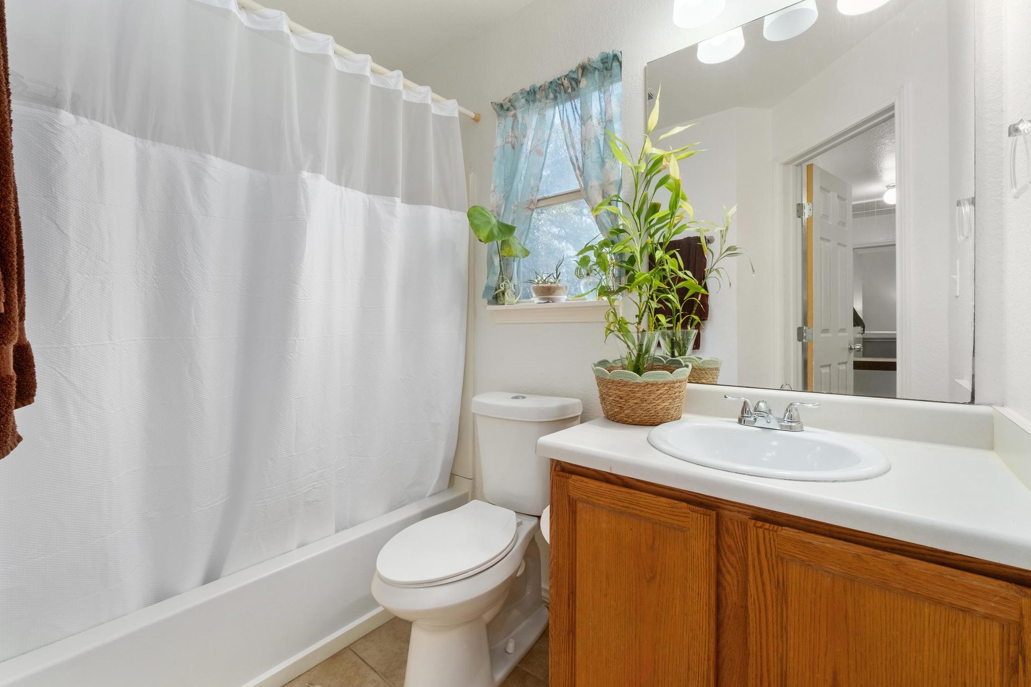 1184 Waller St, Austin, TX 78702