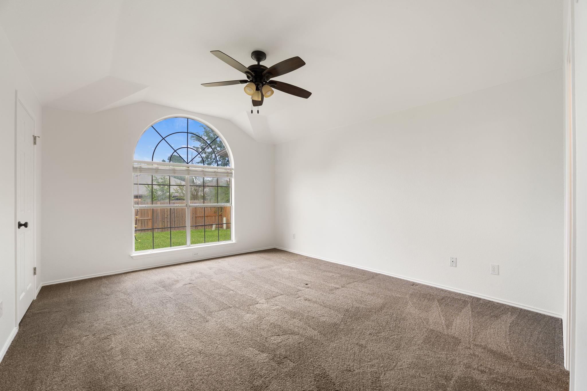 1106 Woodview Dr, Leander, TX 78641