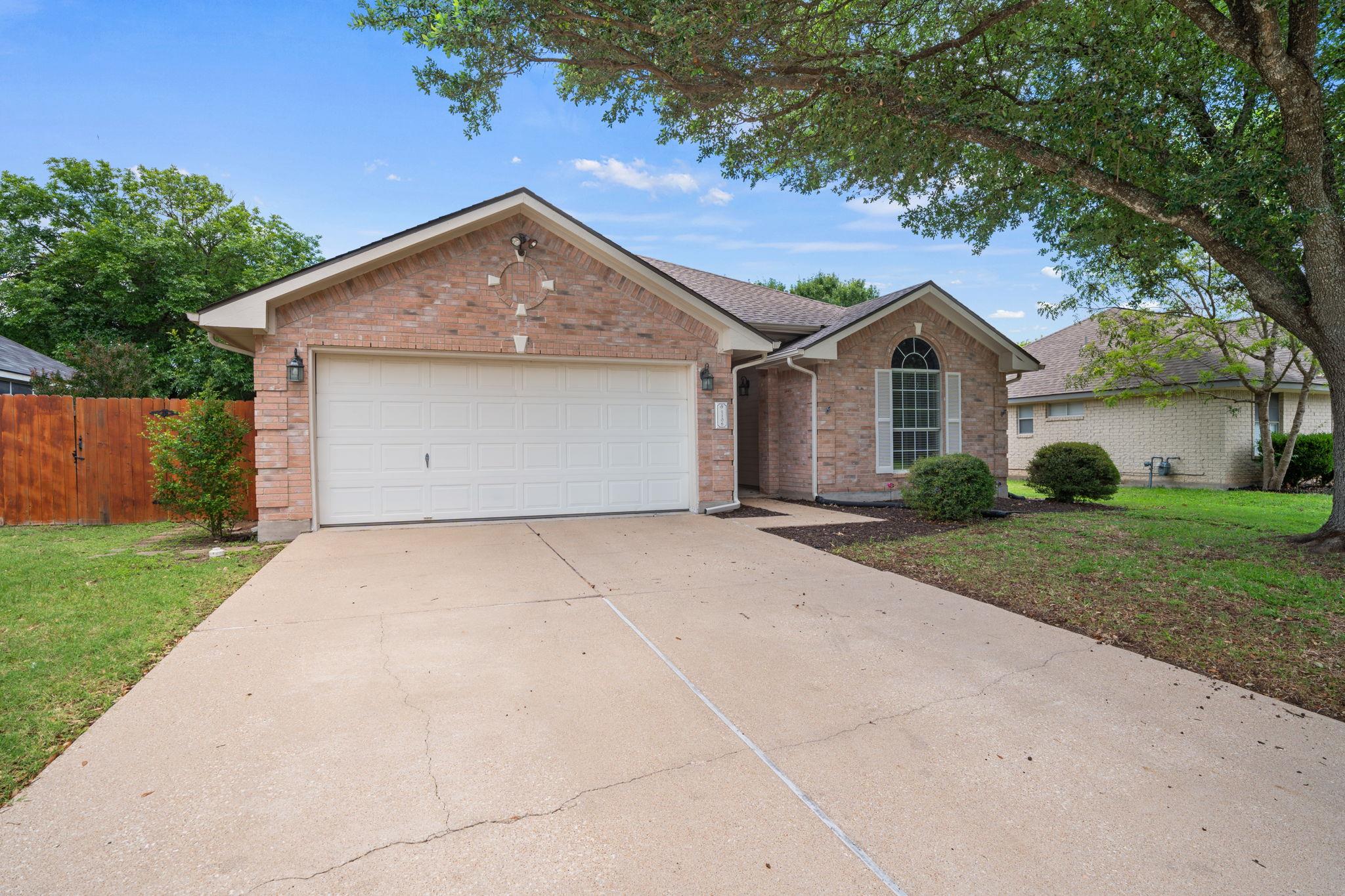 1106 Woodview Dr, Leander, TX 78641