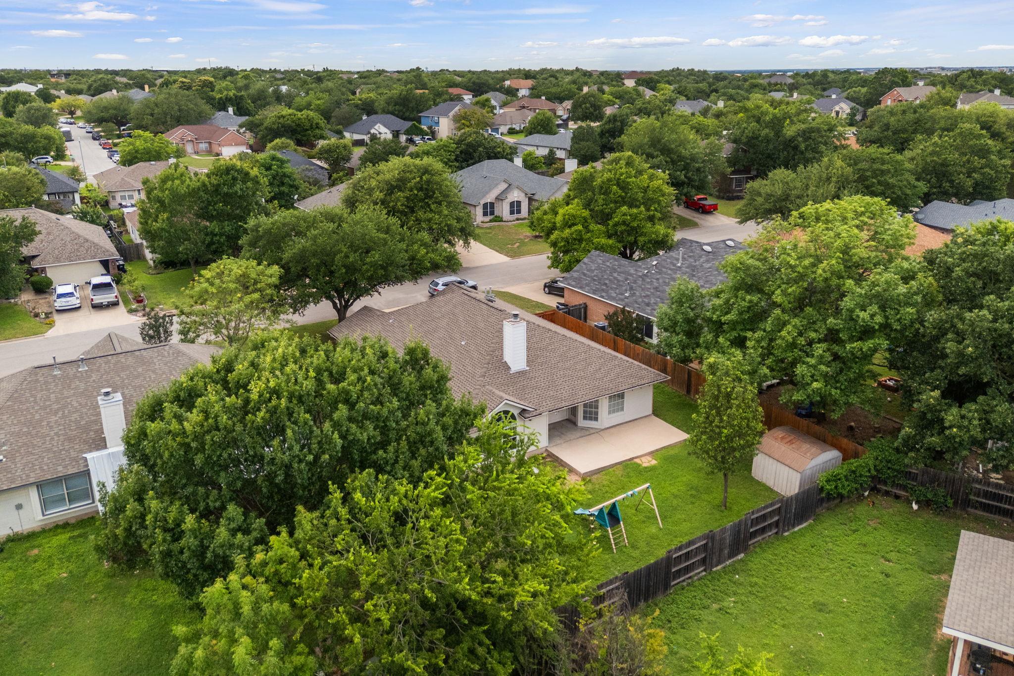 1106 Woodview Dr, Leander, TX 78641