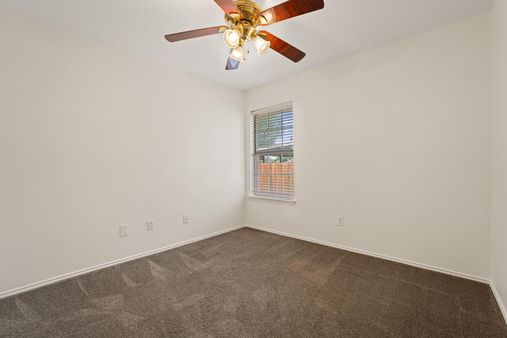 1106 Woodview Dr, Leander, TX 78641