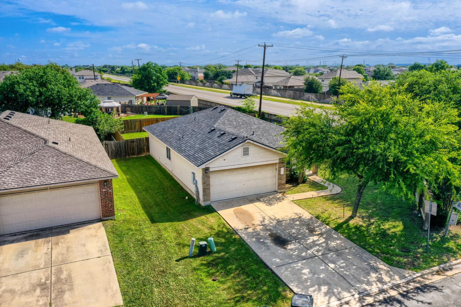 101 Adamae Ln, Hutto, TX 78634