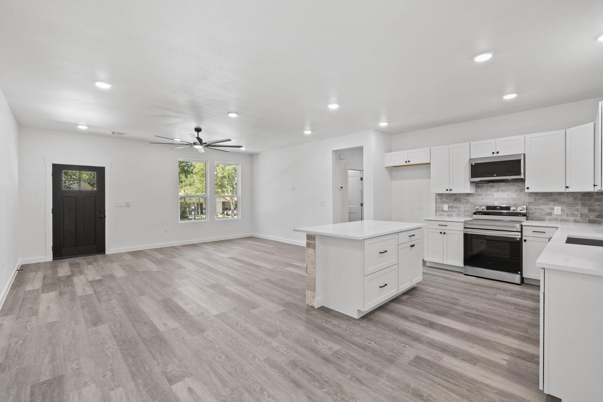165 Nuuanu Ln, Bastrop, TX 78602