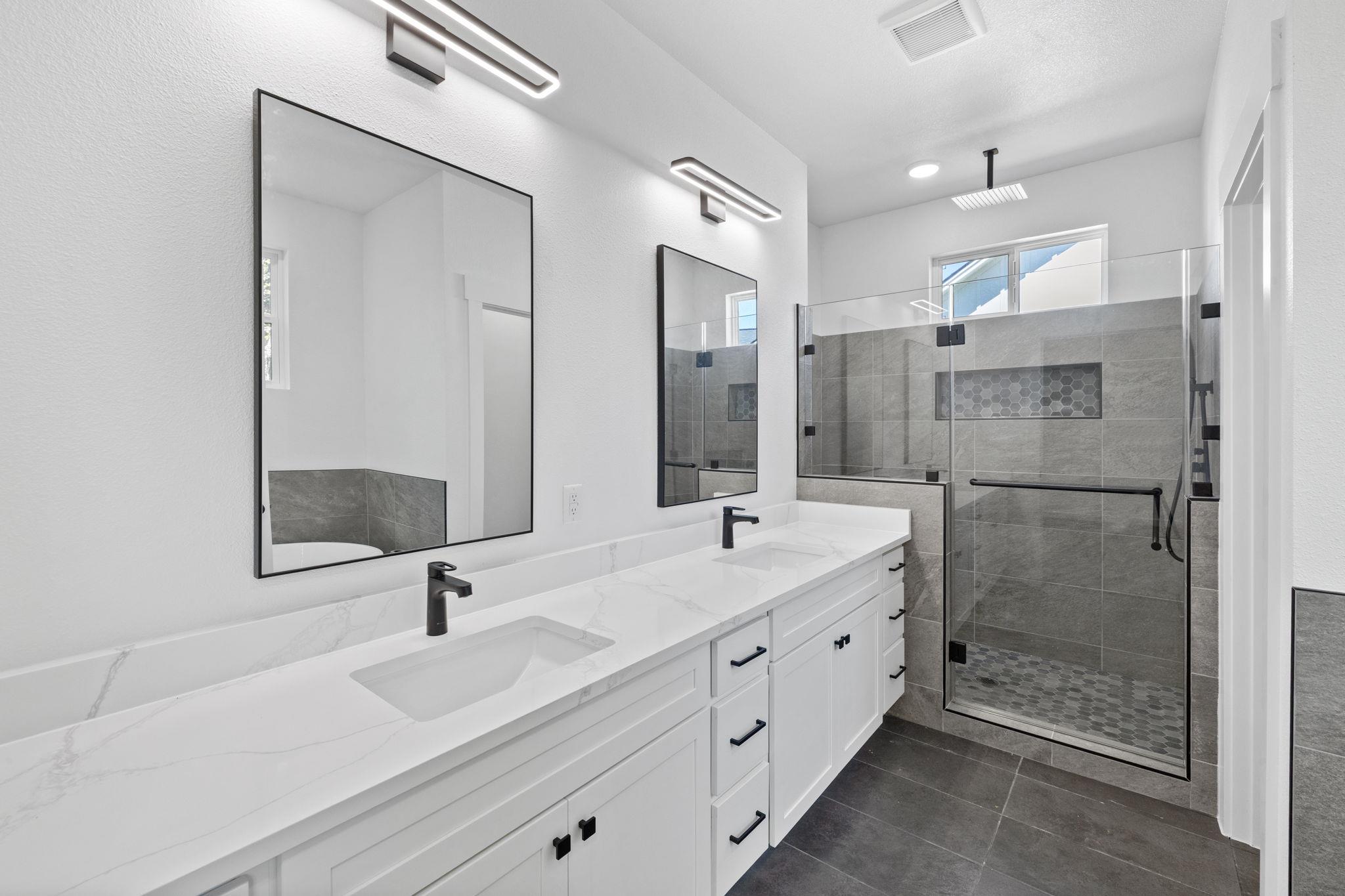 165 Nuuanu Ln, Bastrop, TX 78602