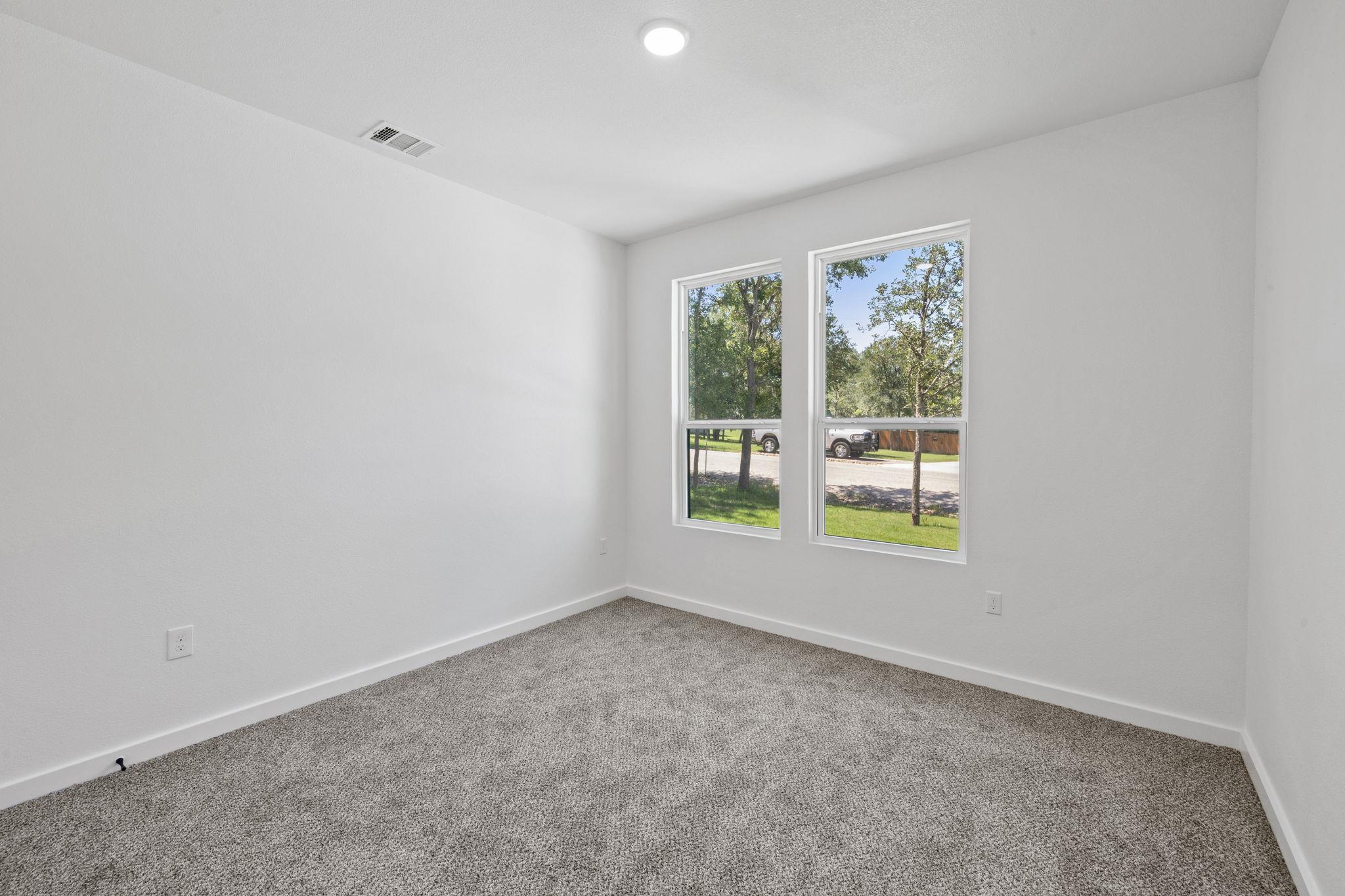 165 Nuuanu Ln, Bastrop, TX 78602
