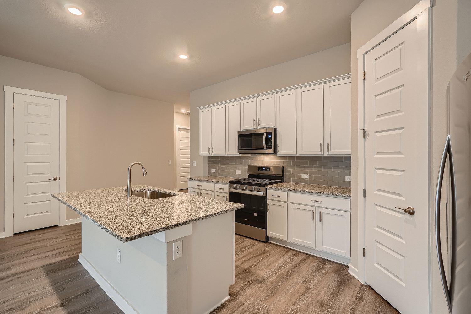 2032 Wilsons Warbler Dr, Leander, TX 78641