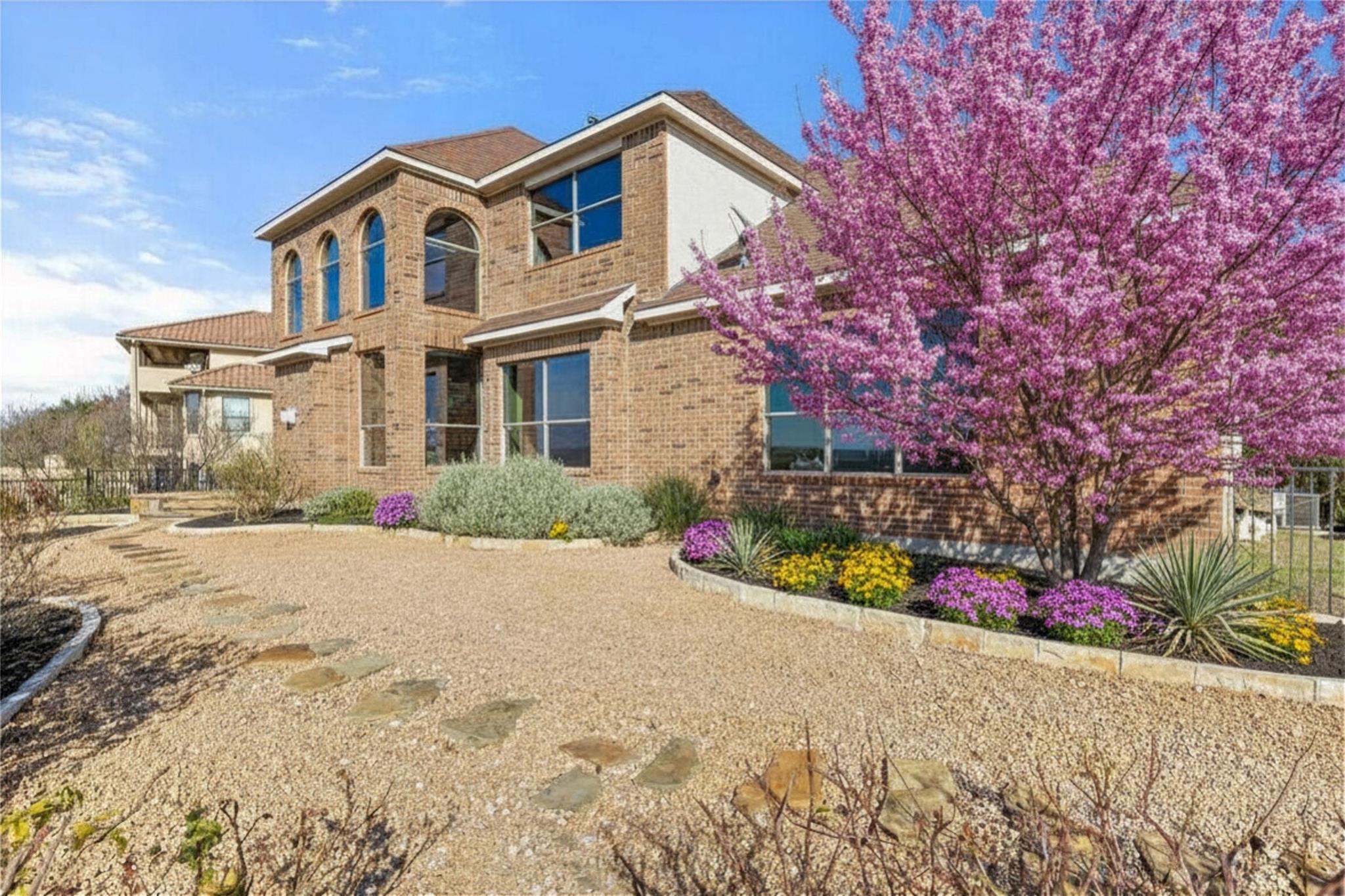 2702 Lakehurst Rd, Spicewood, TX 78669