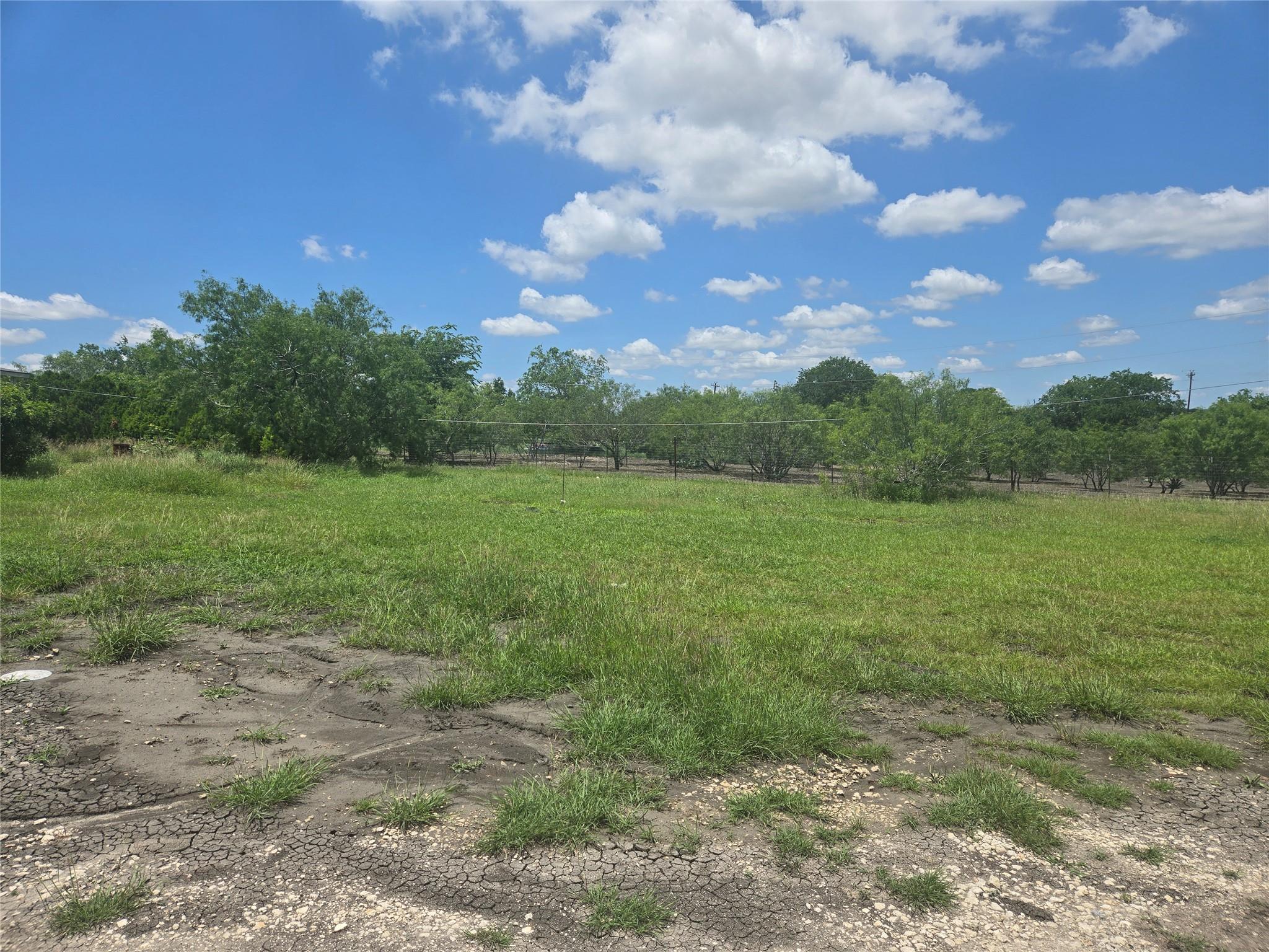 150 Longhorn Loop, Niederwald, TX 78640