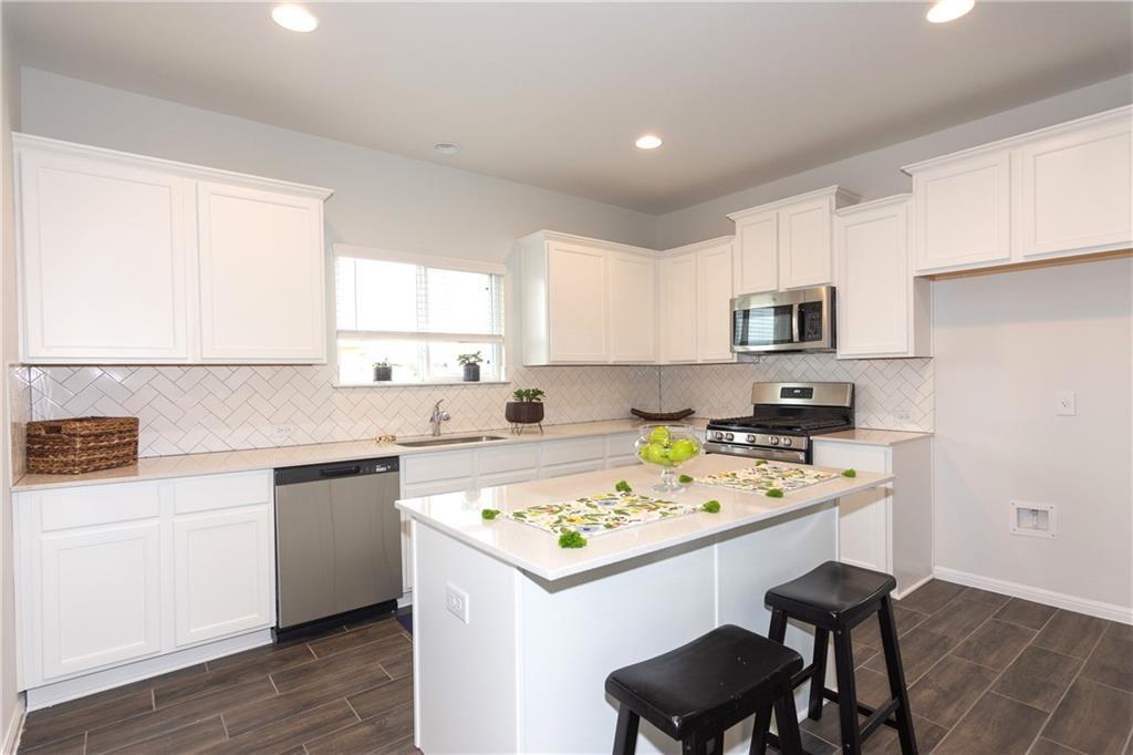 124 Spiny Lizard Ln, San Marcos, TX 78666