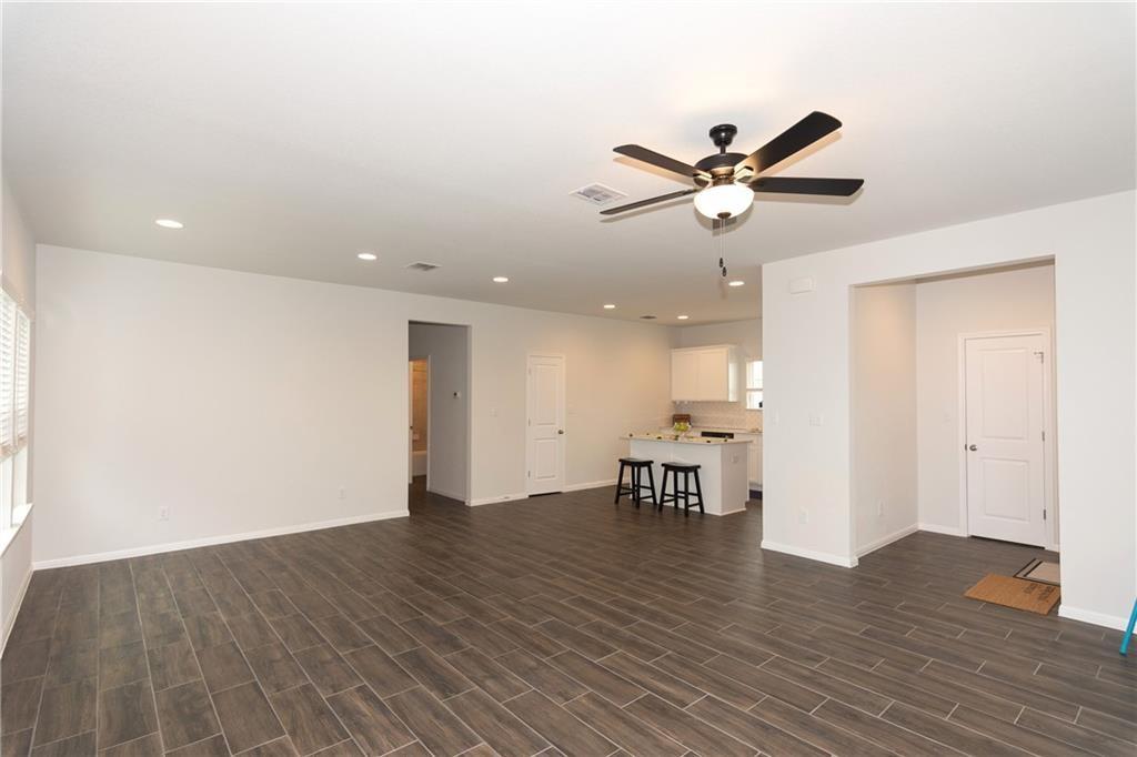 124 Spiny Lizard Ln, San Marcos, TX 78666
