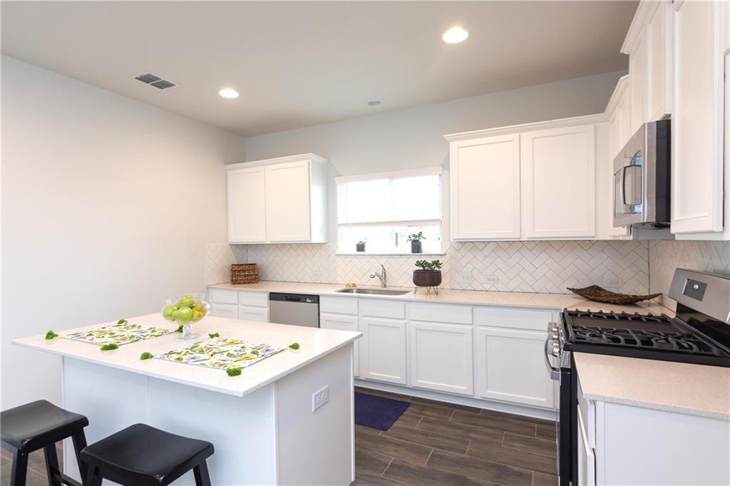 124 Spiny Lizard Ln, San Marcos, TX 78666