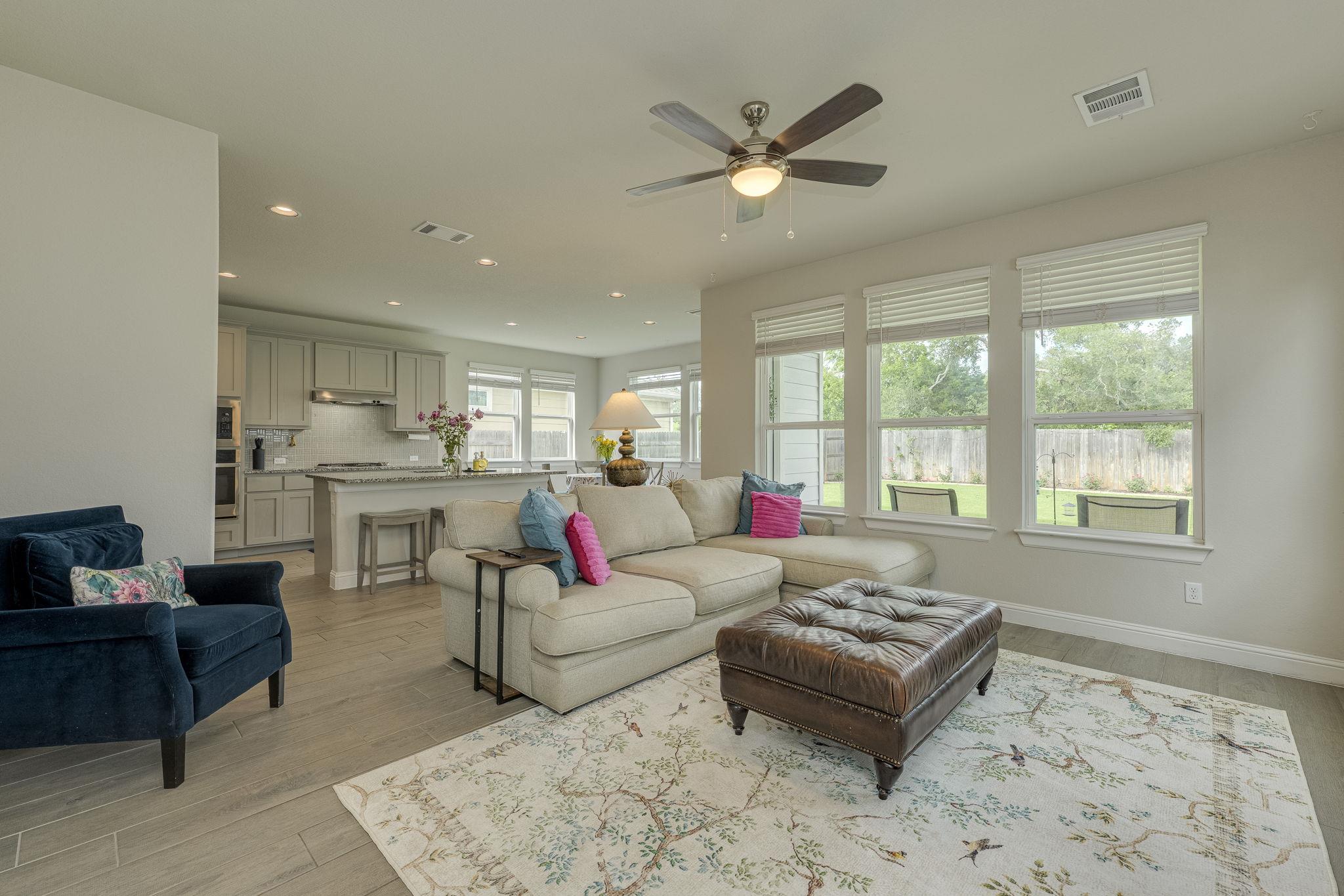 208 Stone Canyon Dr, Georgetown, TX 78628