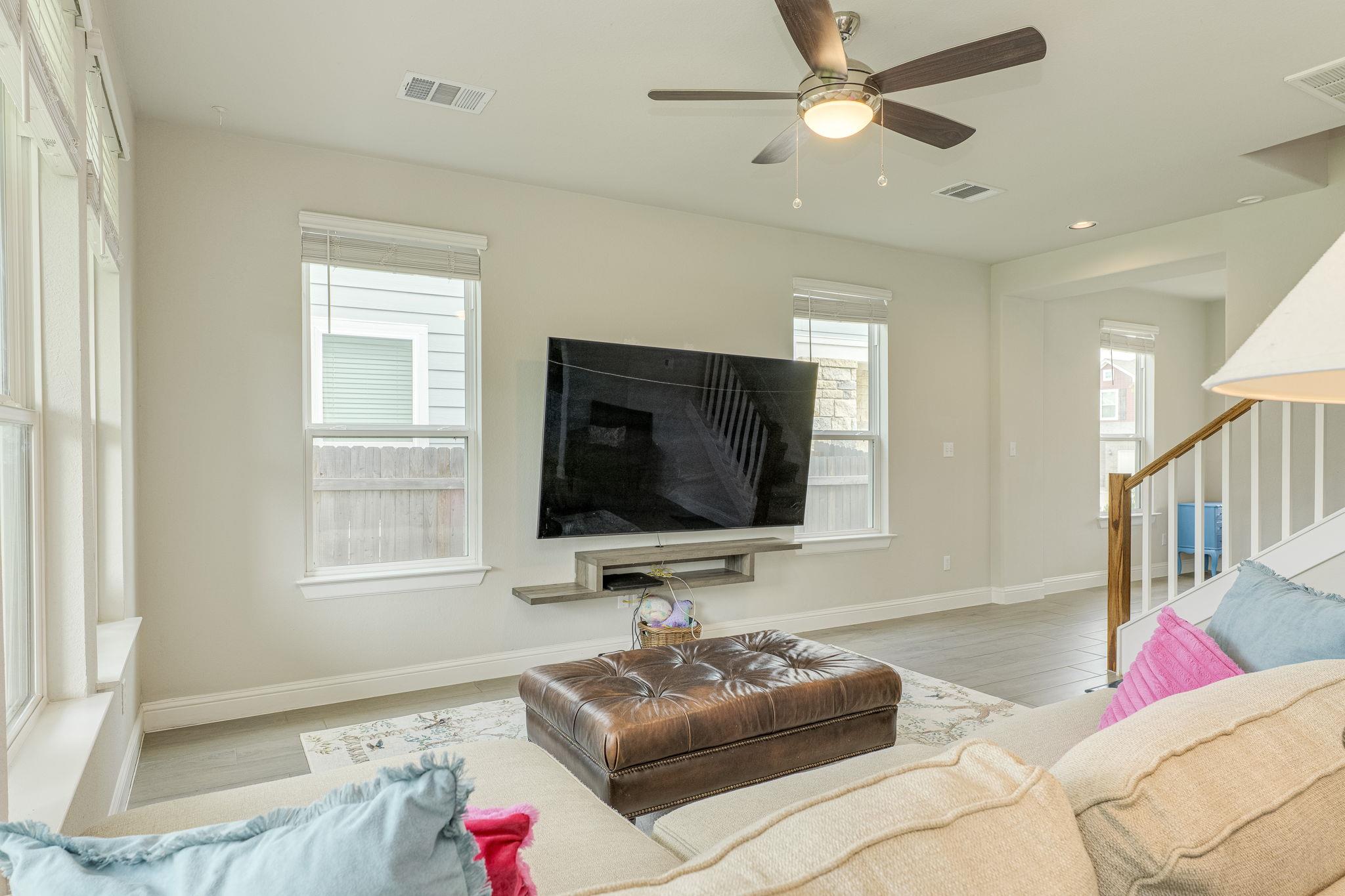 208 Stone Canyon Dr, Georgetown, TX 78628