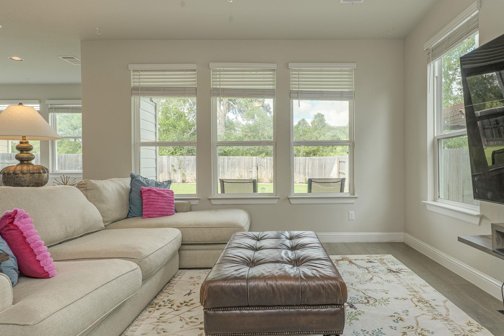 208 Stone Canyon Dr, Georgetown, TX 78628