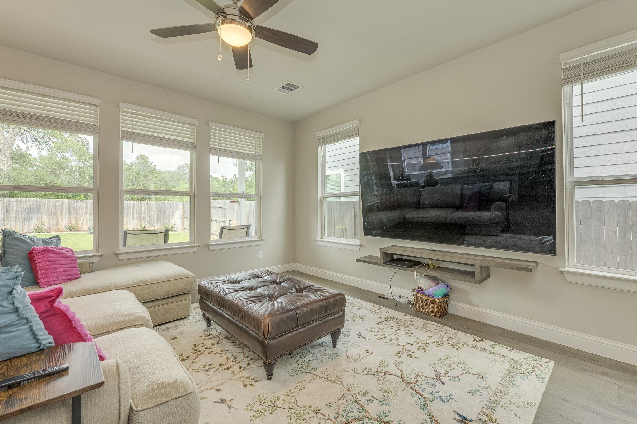 208 Stone Canyon Dr, Georgetown, TX 78628