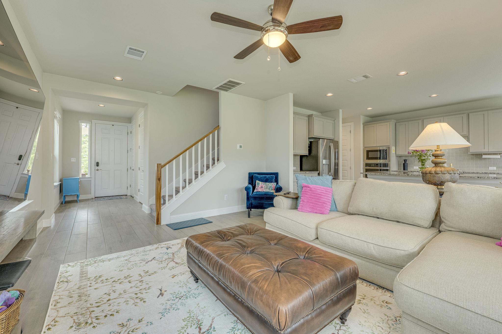 208 Stone Canyon Dr, Georgetown, TX 78628
