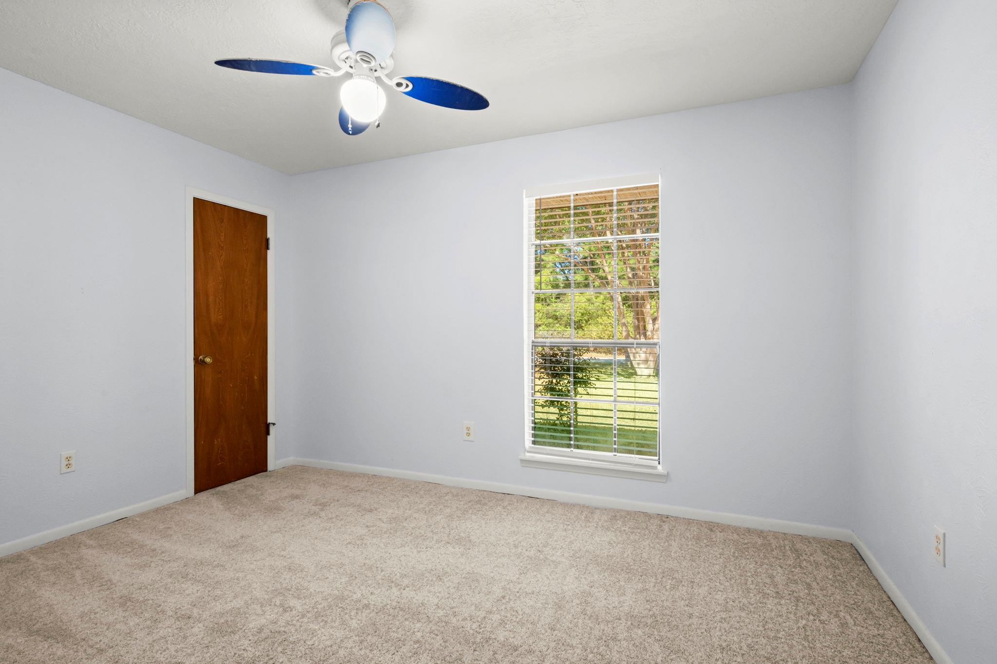 31707 Oak Xing, Magnolia, TX 77355