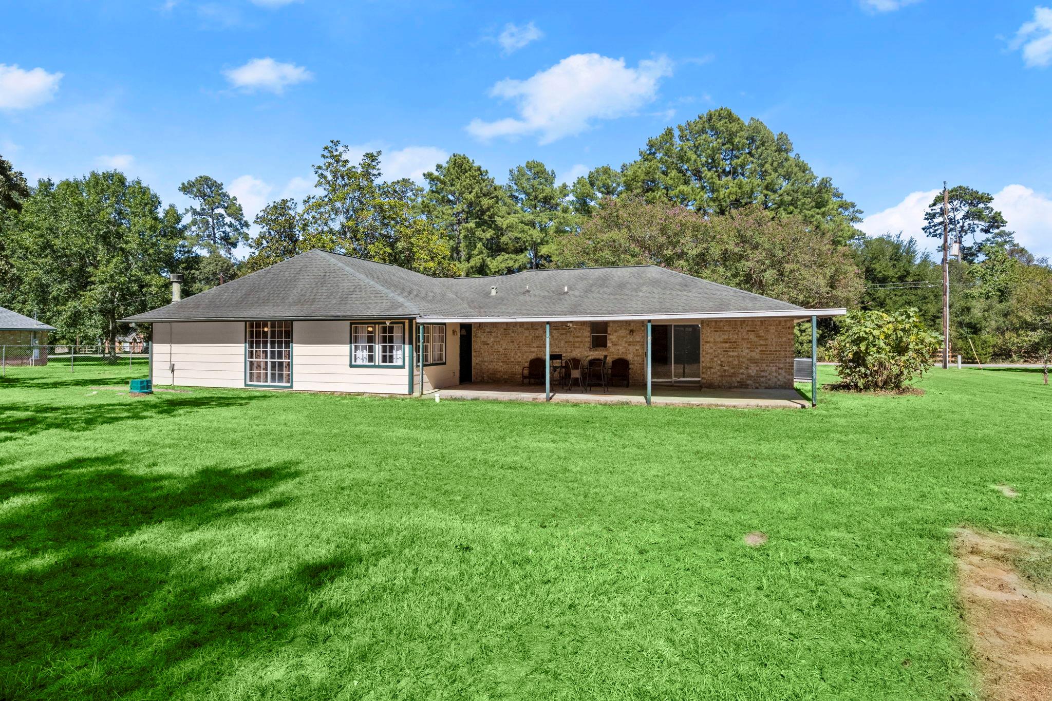 31707 Oak Xing, Magnolia, TX 77355