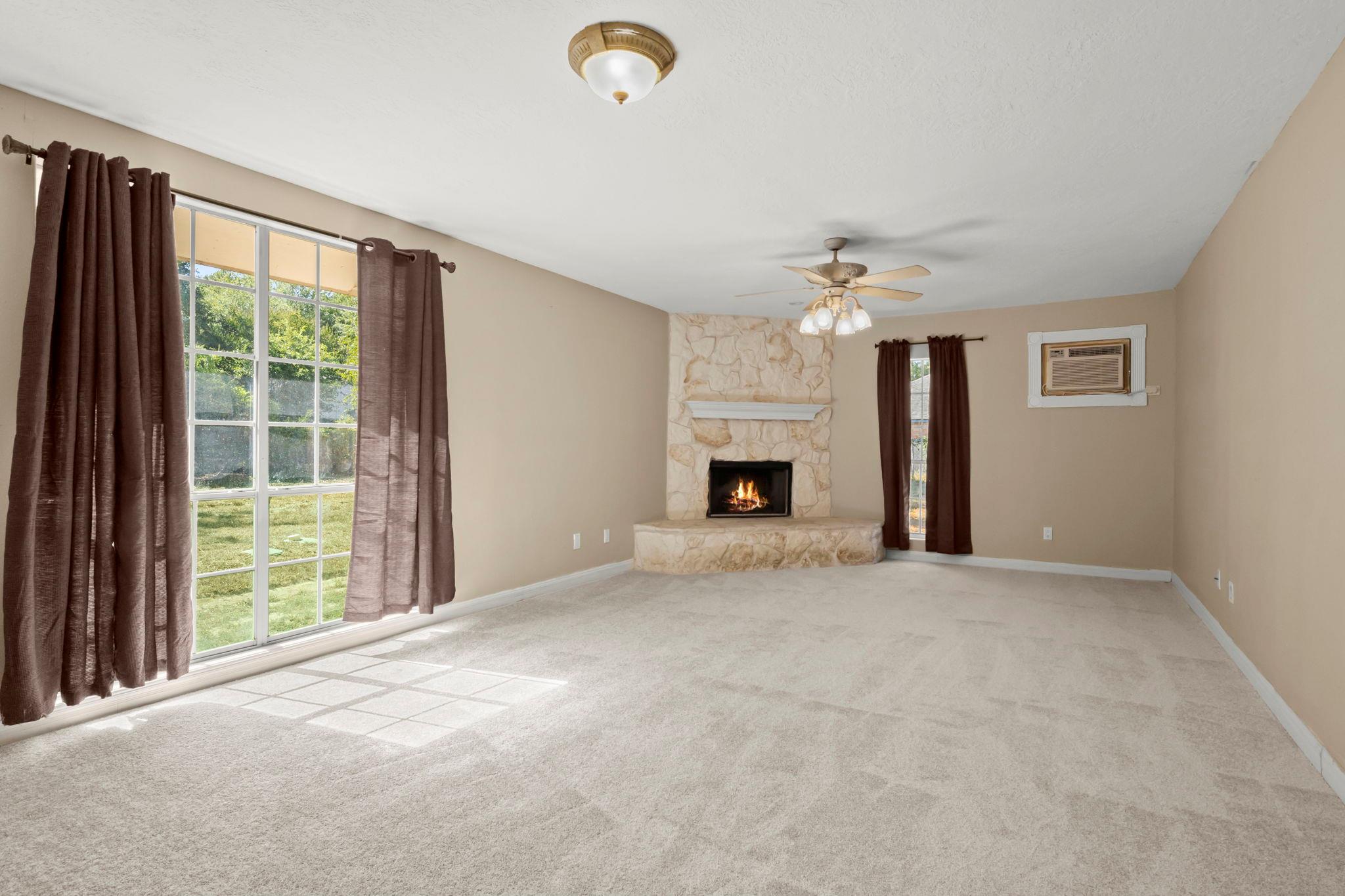 31707 Oak Xing, Magnolia, TX 77355