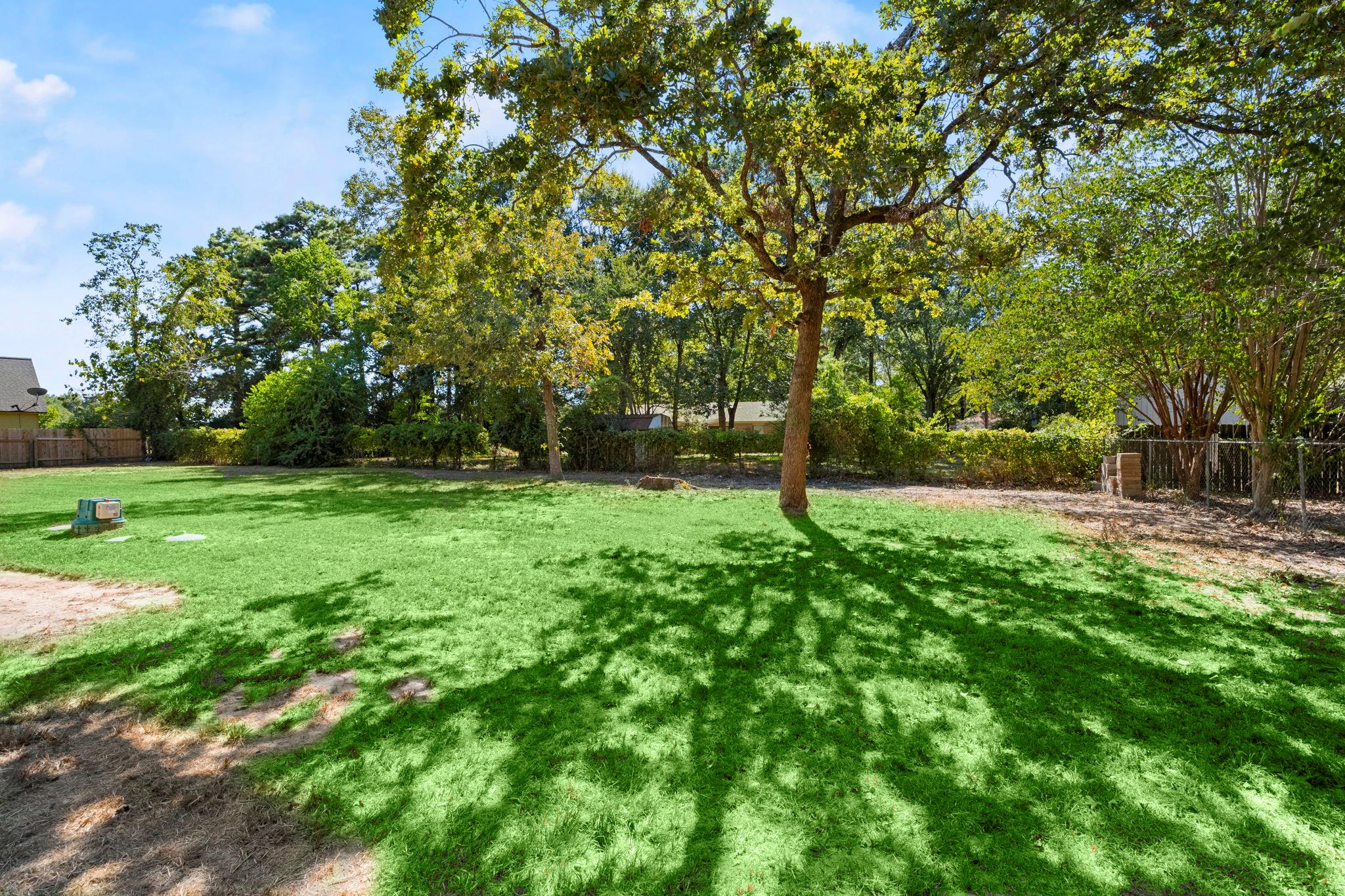31707 Oak Xing, Magnolia, TX 77355