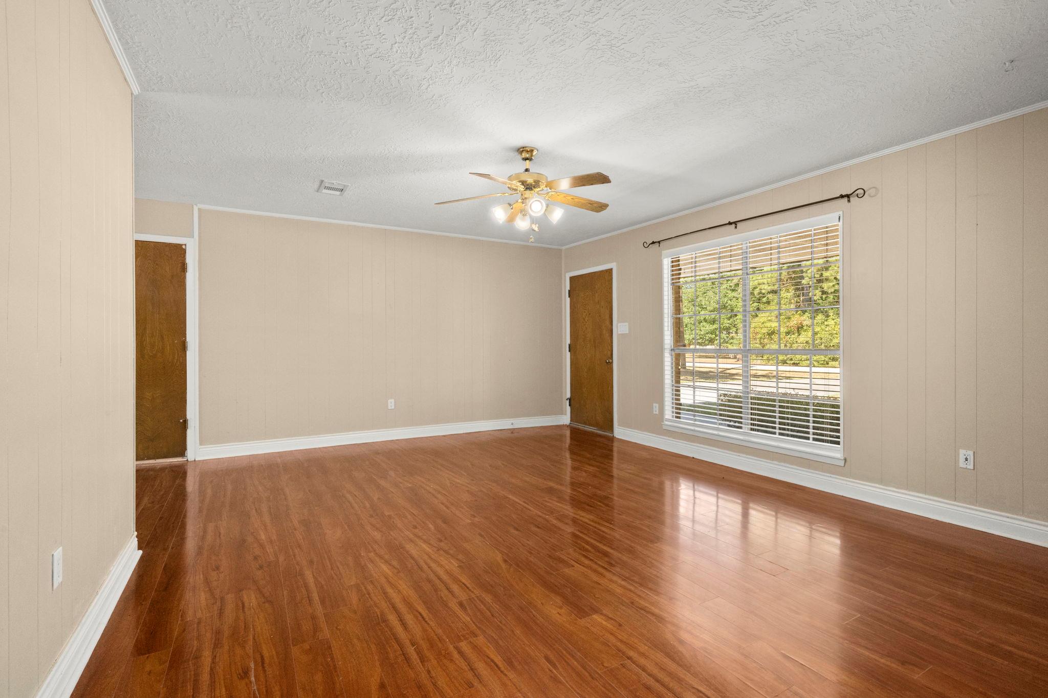 31707 Oak Xing, Magnolia, TX 77355