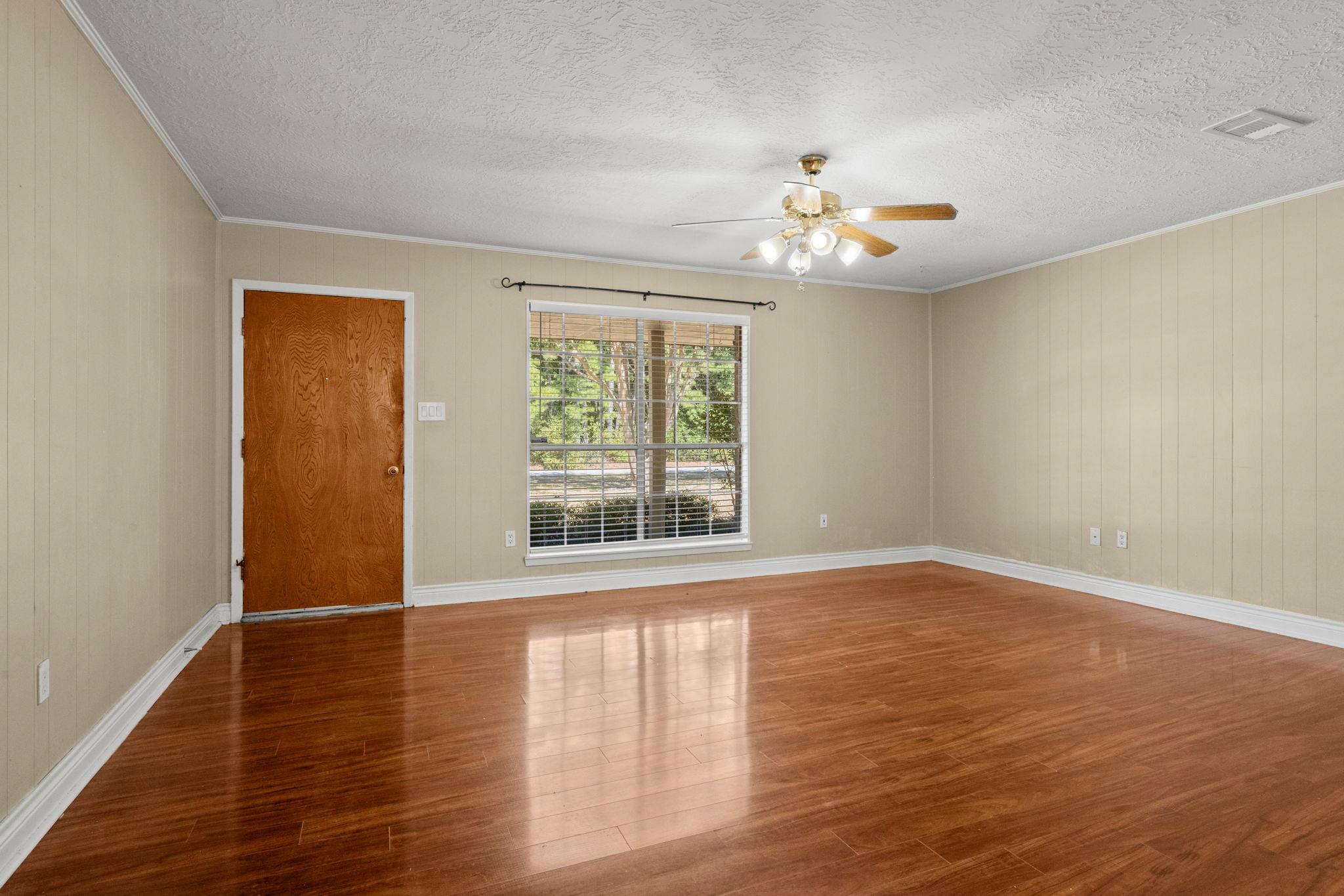 31707 Oak Xing, Magnolia, TX 77355