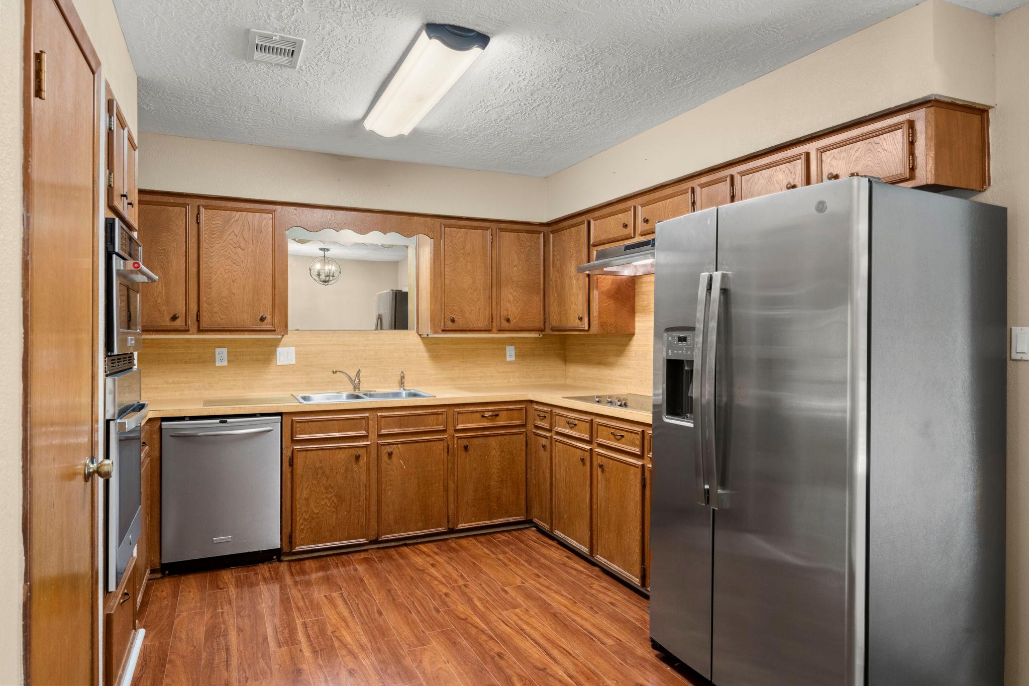 31707 Oak Xing, Magnolia, TX 77355