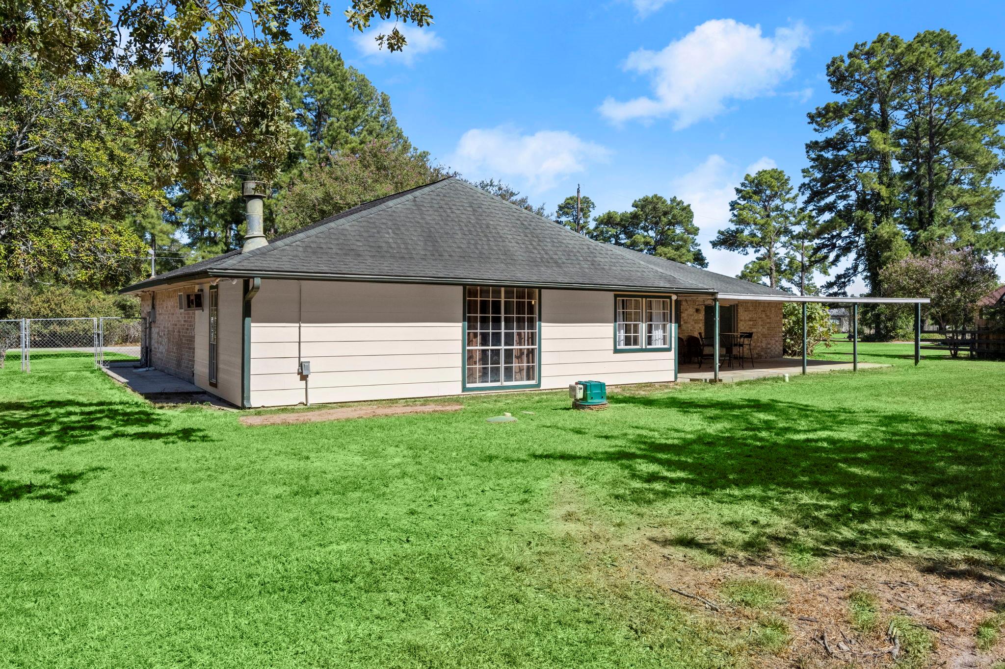 31707 Oak Xing, Magnolia, TX 77355