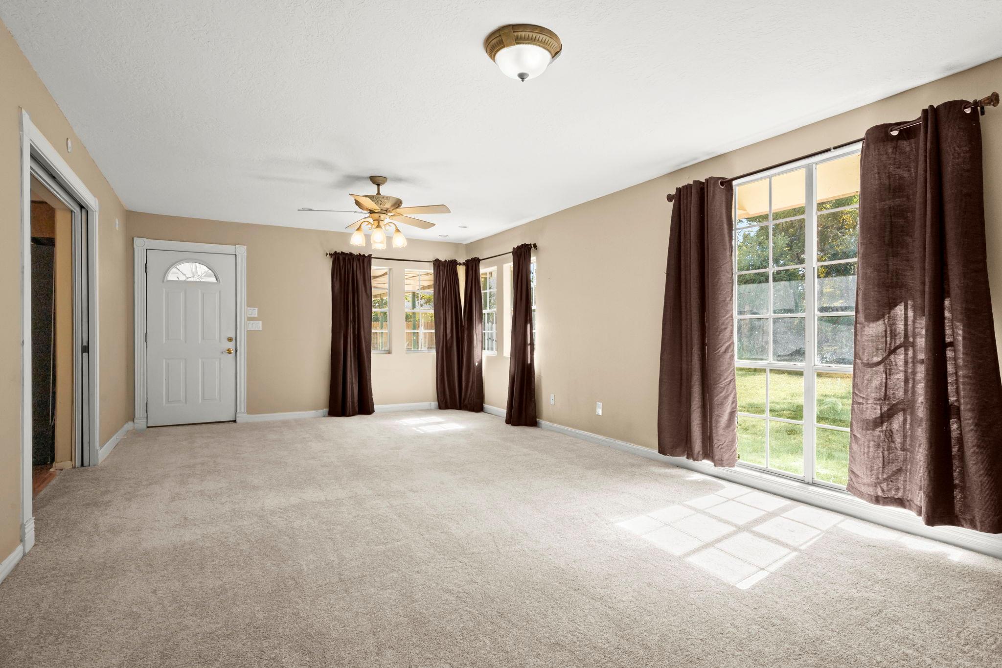 31707 Oak Xing, Magnolia, TX 77355