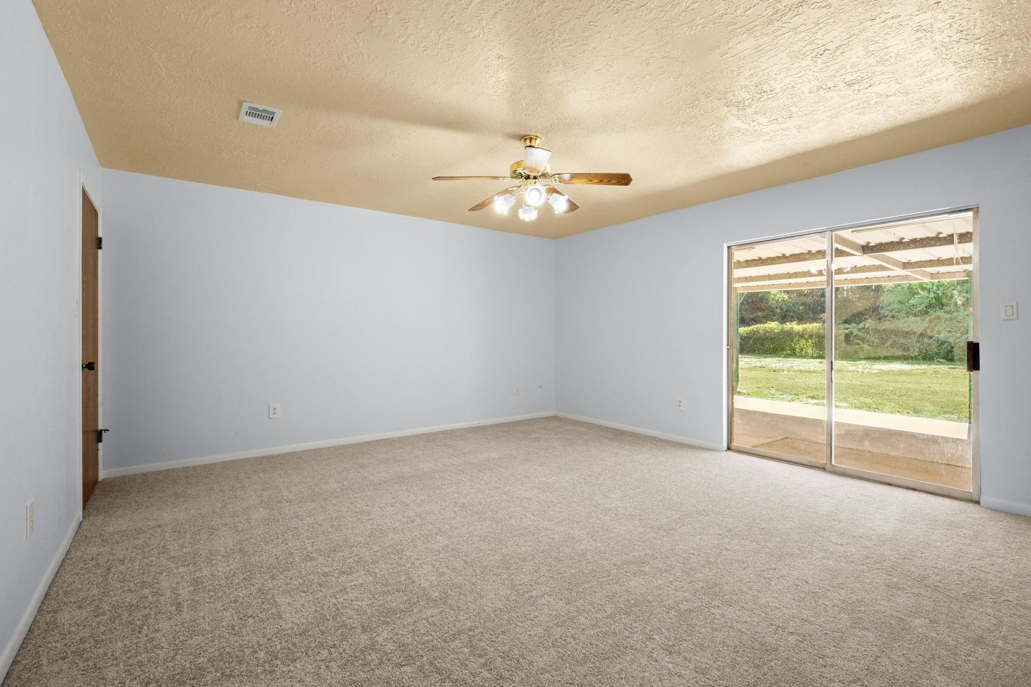 31707 Oak Xing, Magnolia, TX 77355