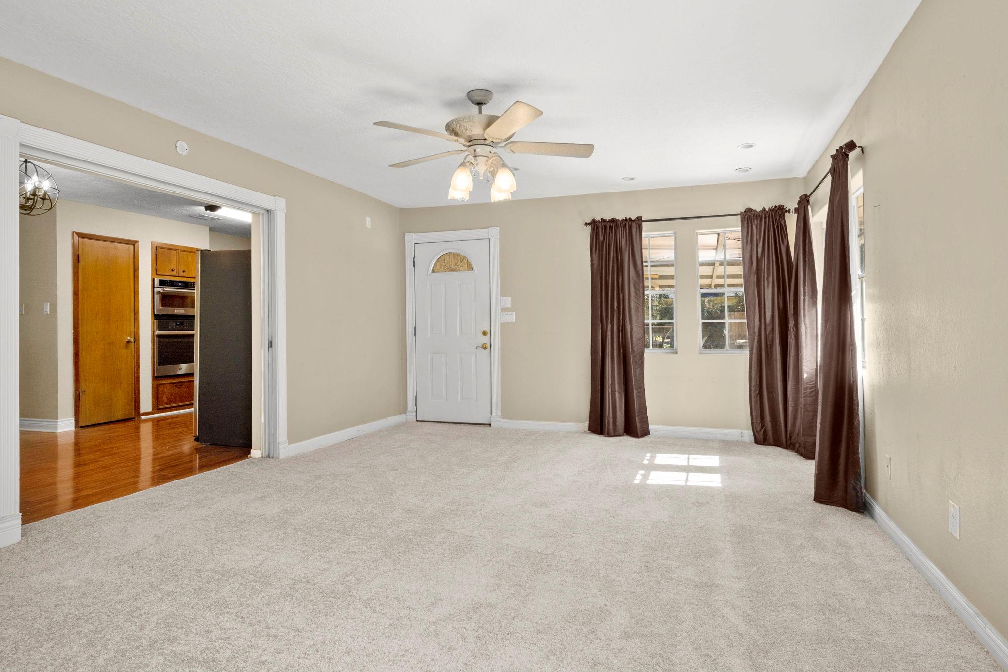 31707 Oak Xing, Magnolia, TX 77355