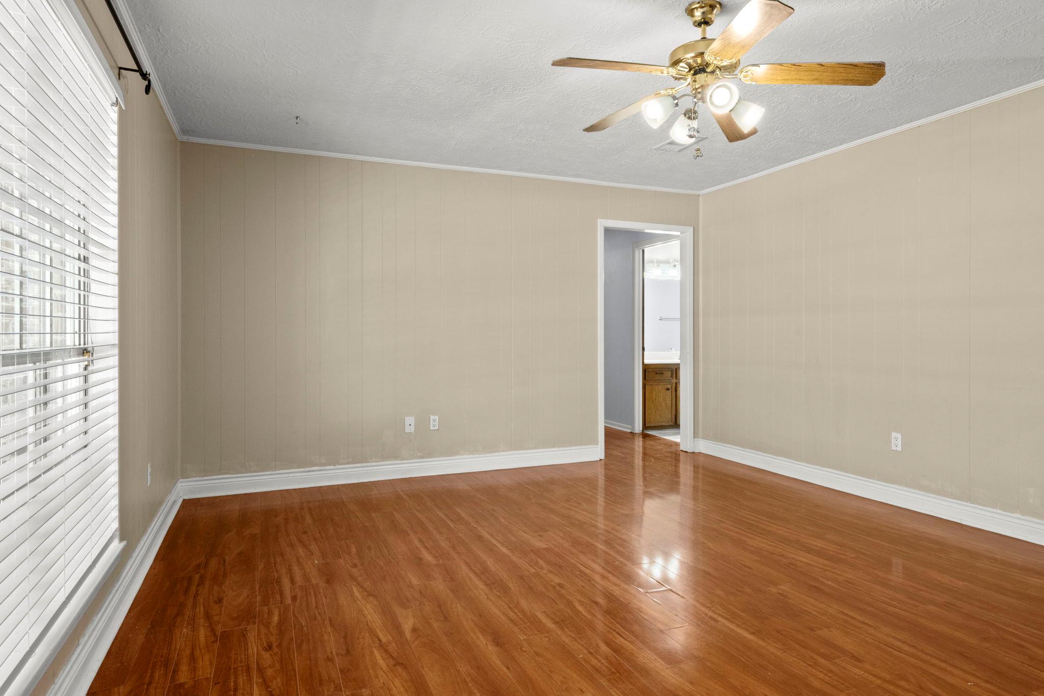 31707 Oak Xing, Magnolia, TX 77355