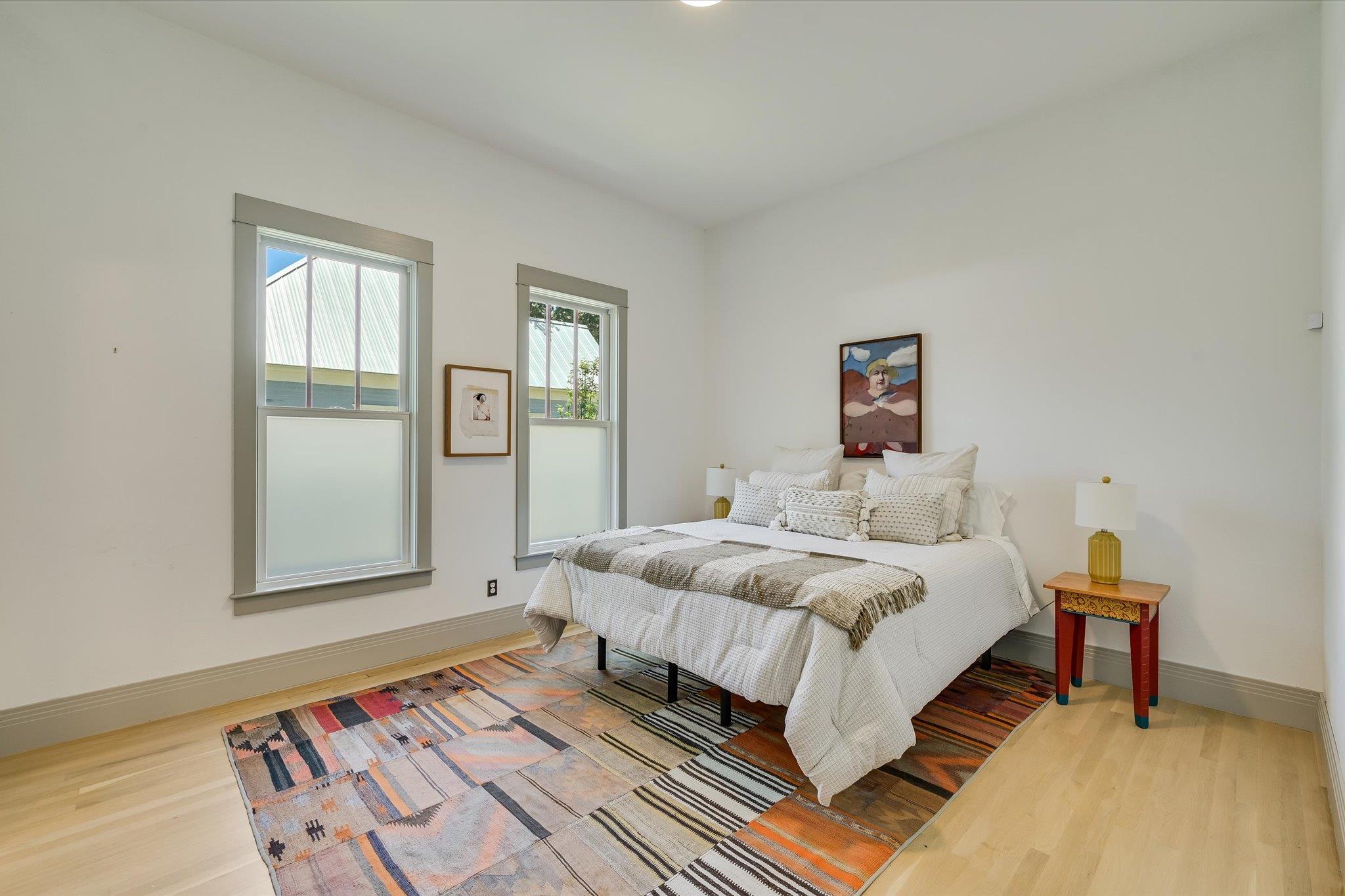 506 Gresham St, Smithville, TX 78957