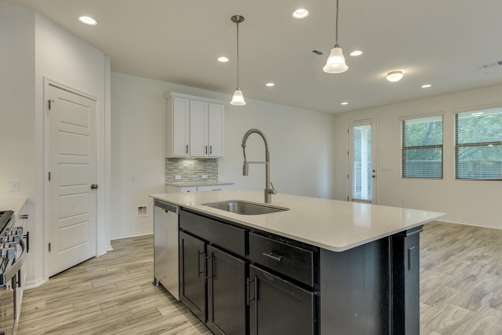 13519 Feldspar Dr, Austin, TX 78729