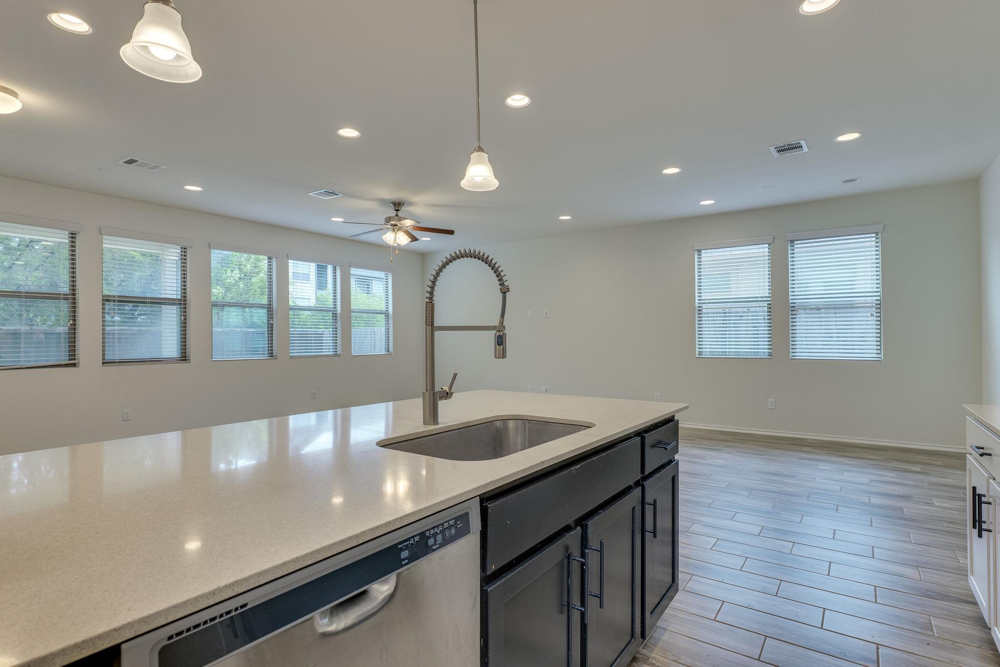 13519 Feldspar Dr, Austin, TX 78729