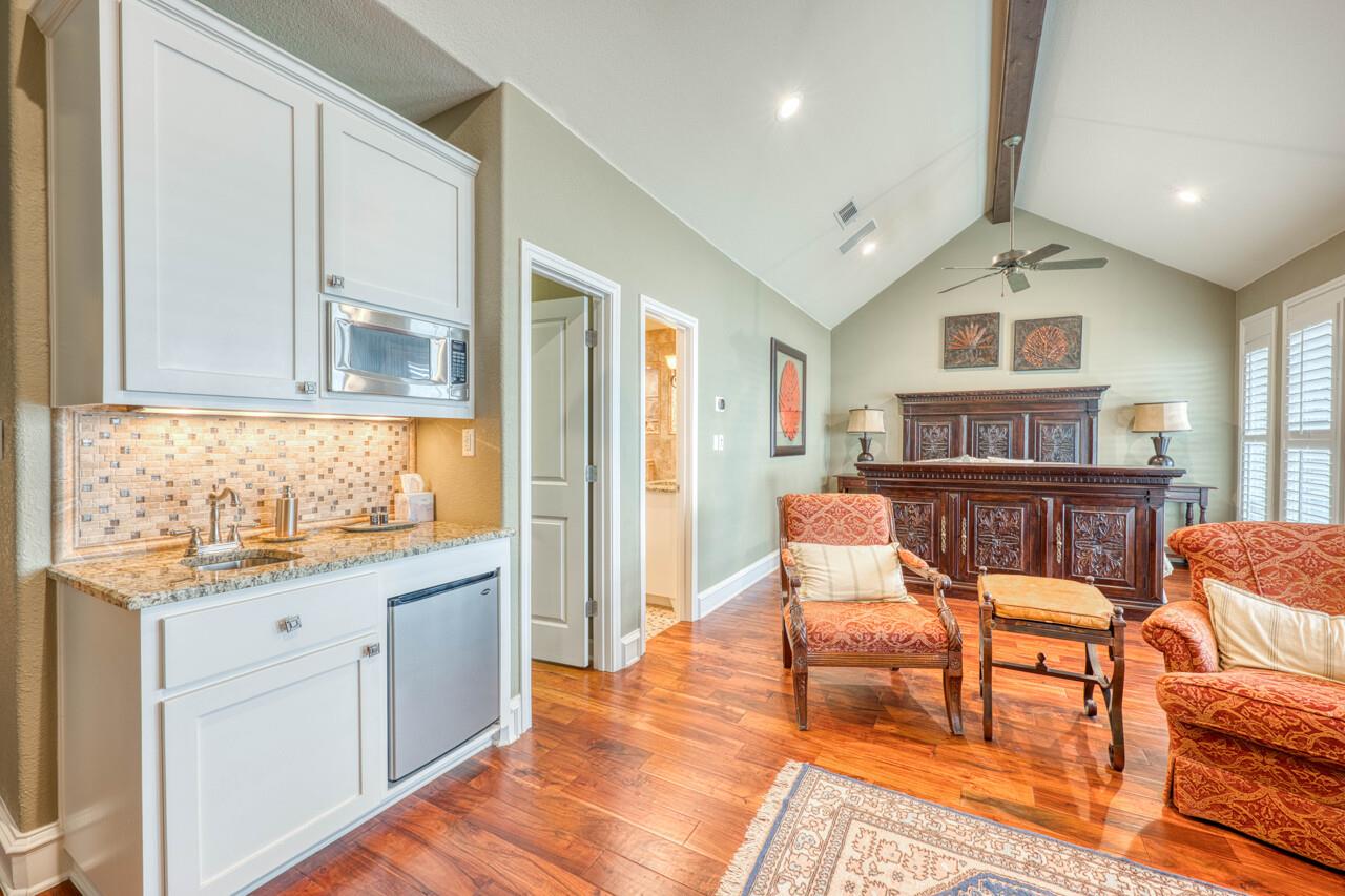 1103 The Cape Rd # 2, Horseshoe Bay, TX 78657