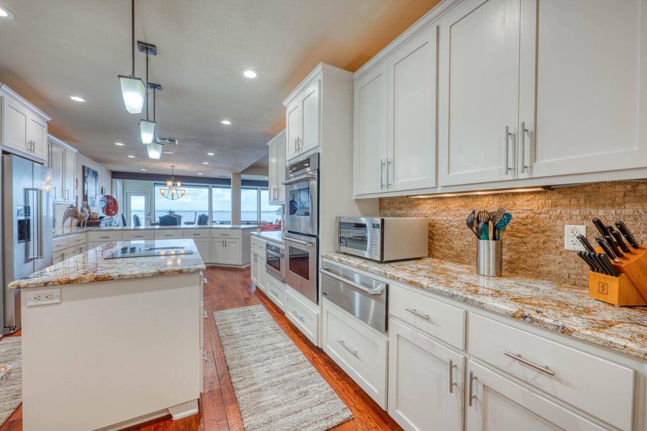 1103 The Cape Rd # 2, Horseshoe Bay, TX 78657