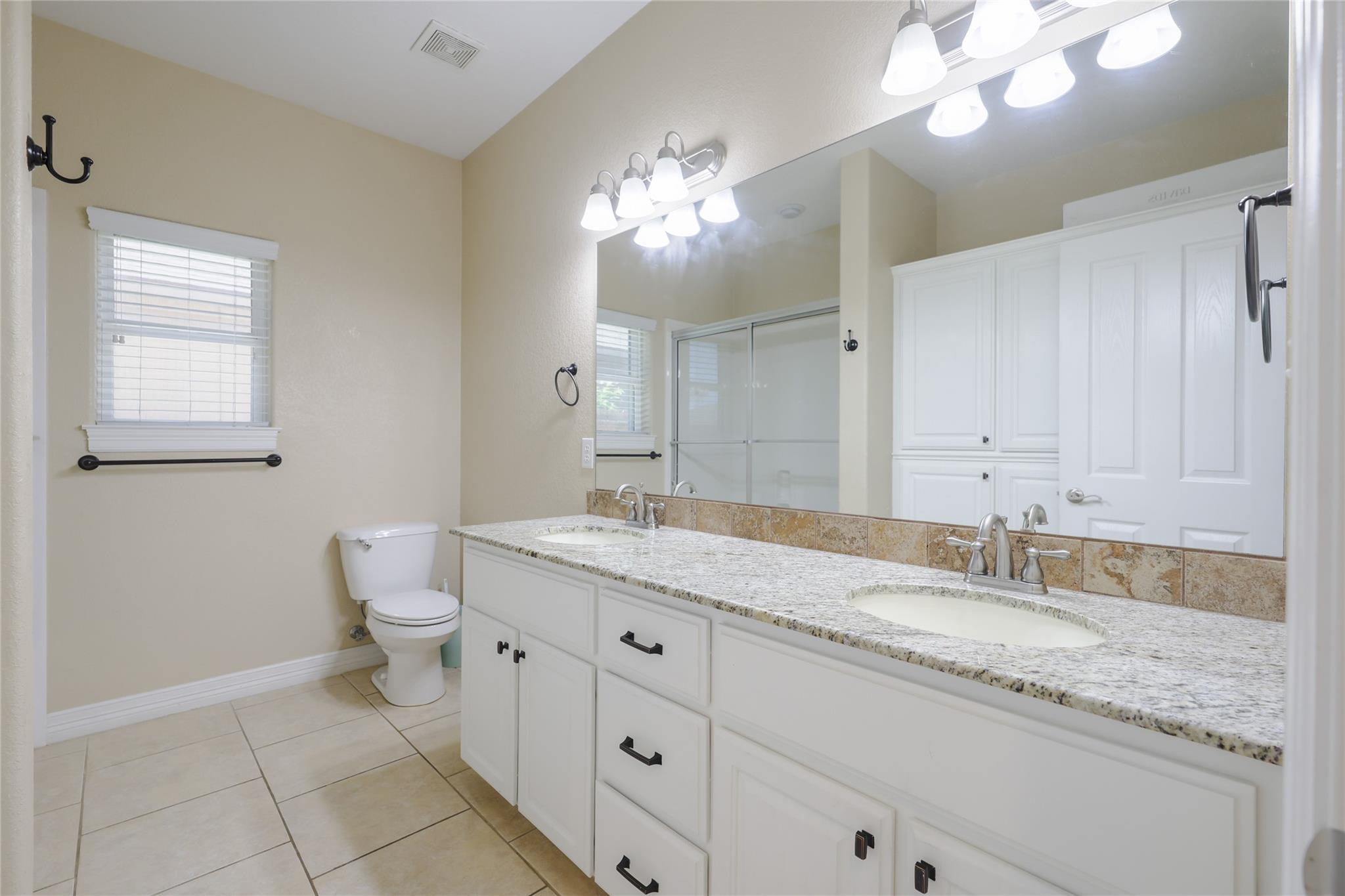 100 Magan Ln, Jarrell, TX 76537