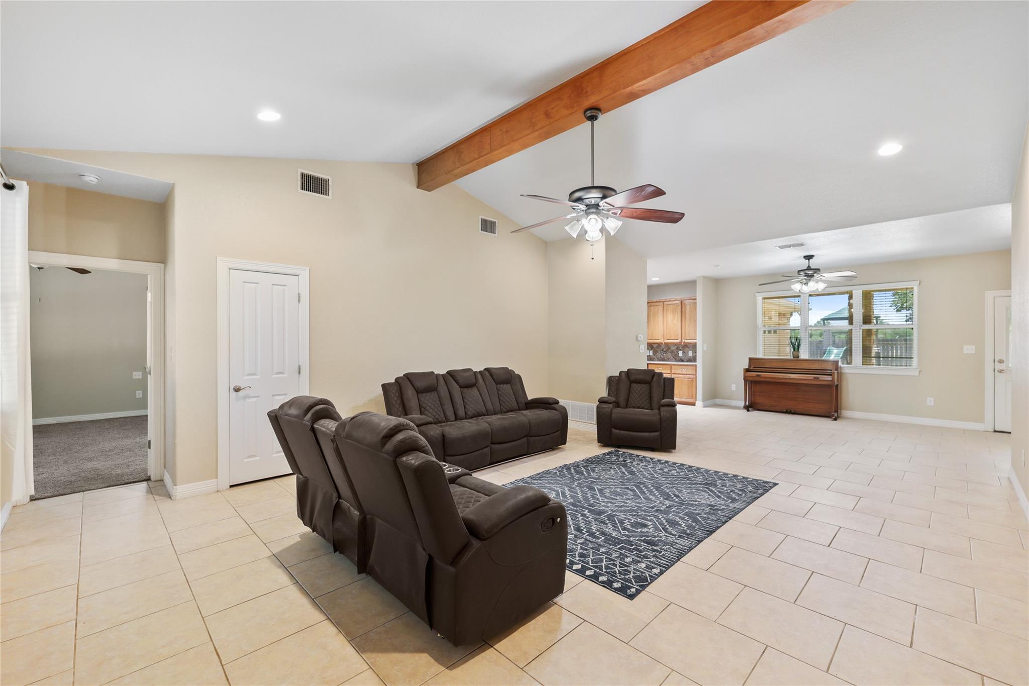 100 Magan Ln, Jarrell, TX 76537