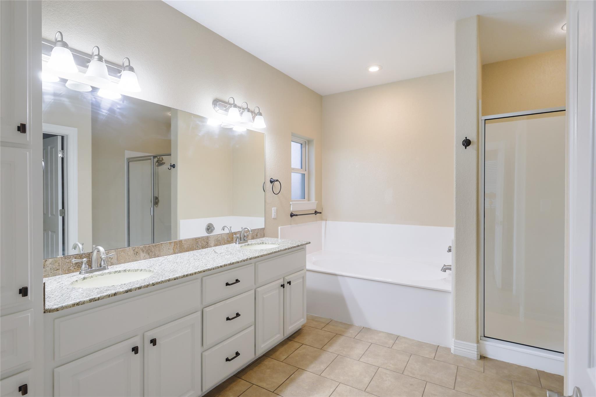 100 Magan Ln, Jarrell, TX 76537