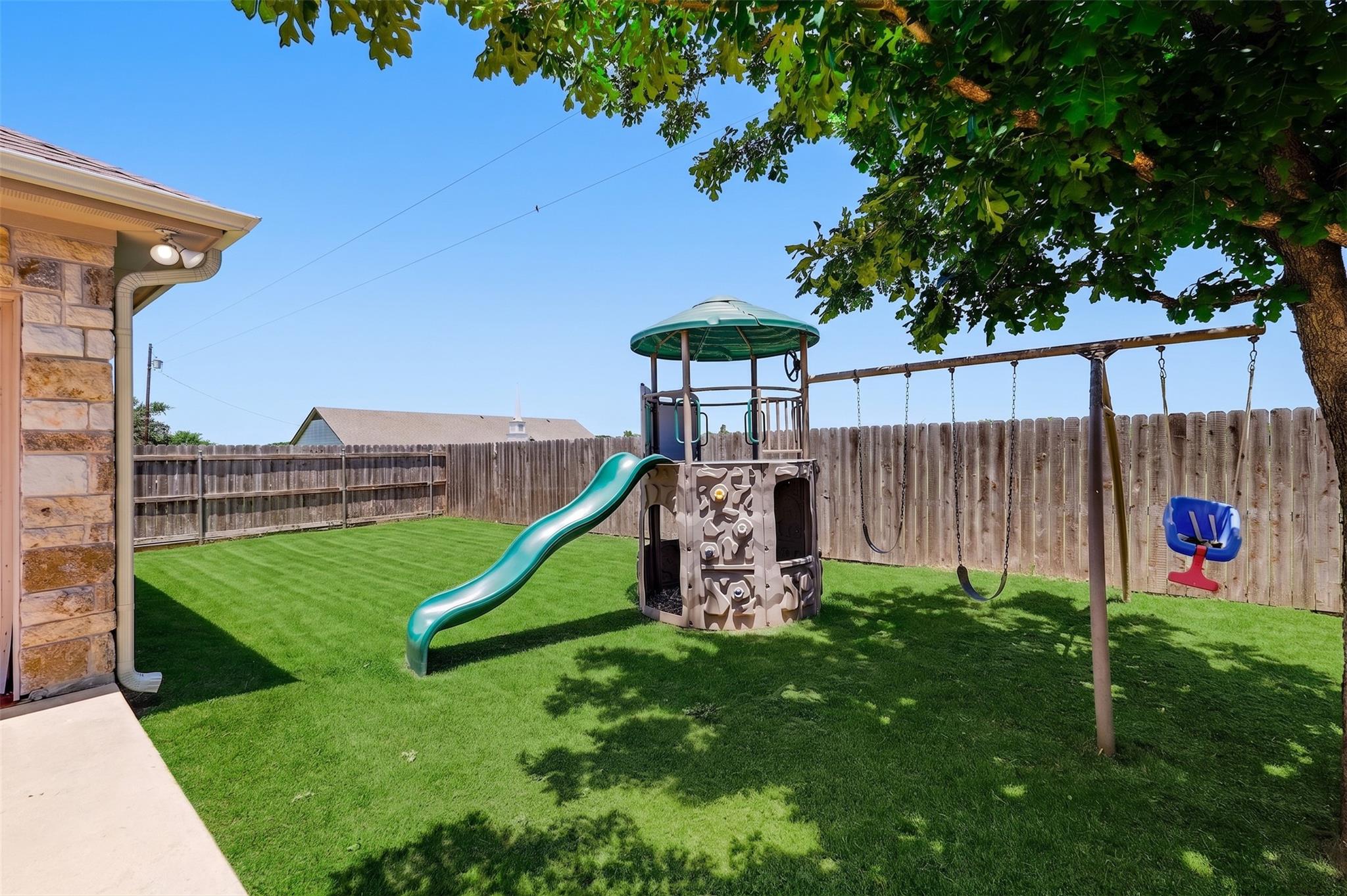 100 Magan Ln, Jarrell, TX 76537