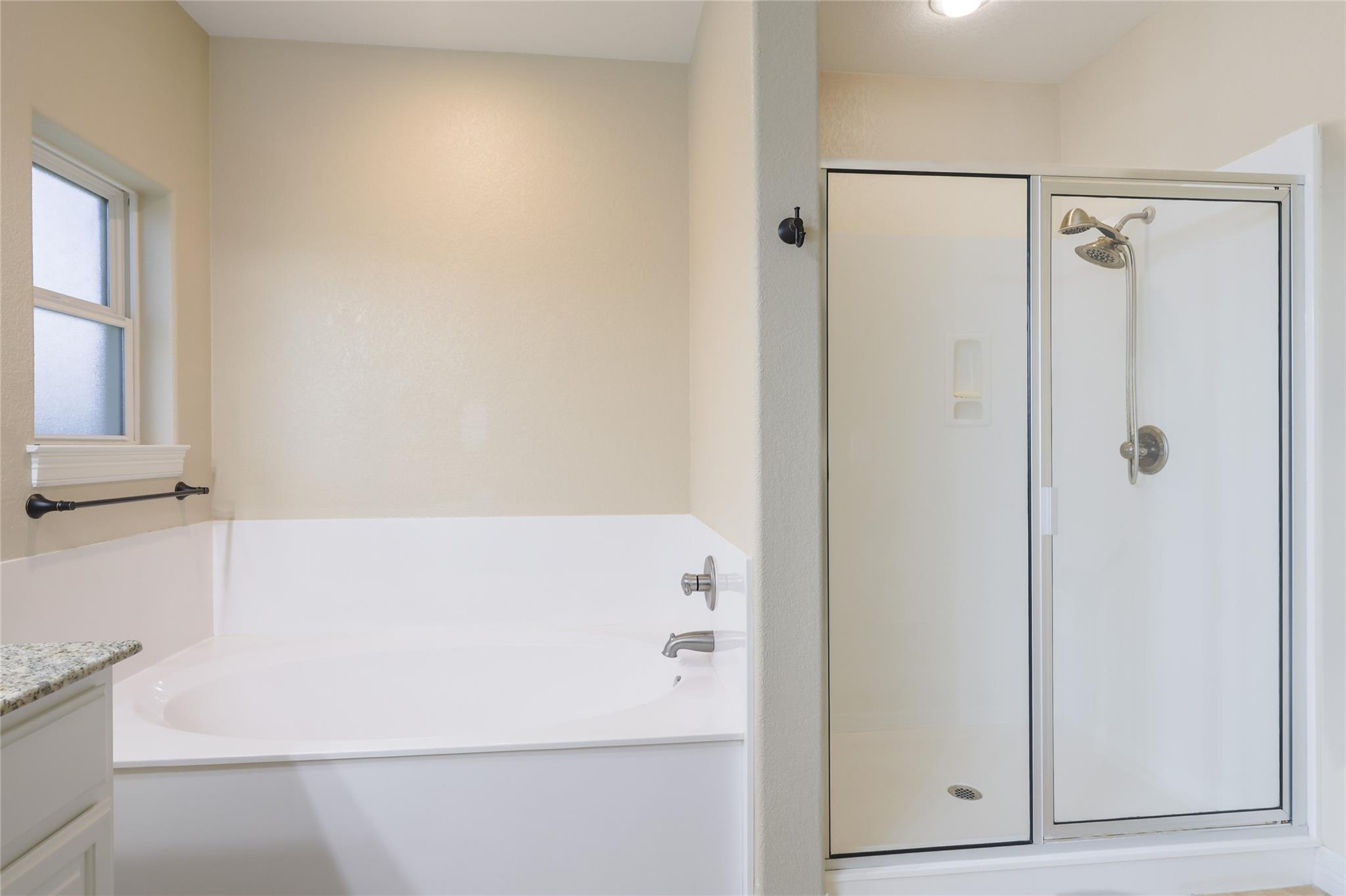100 Magan Ln, Jarrell, TX 76537