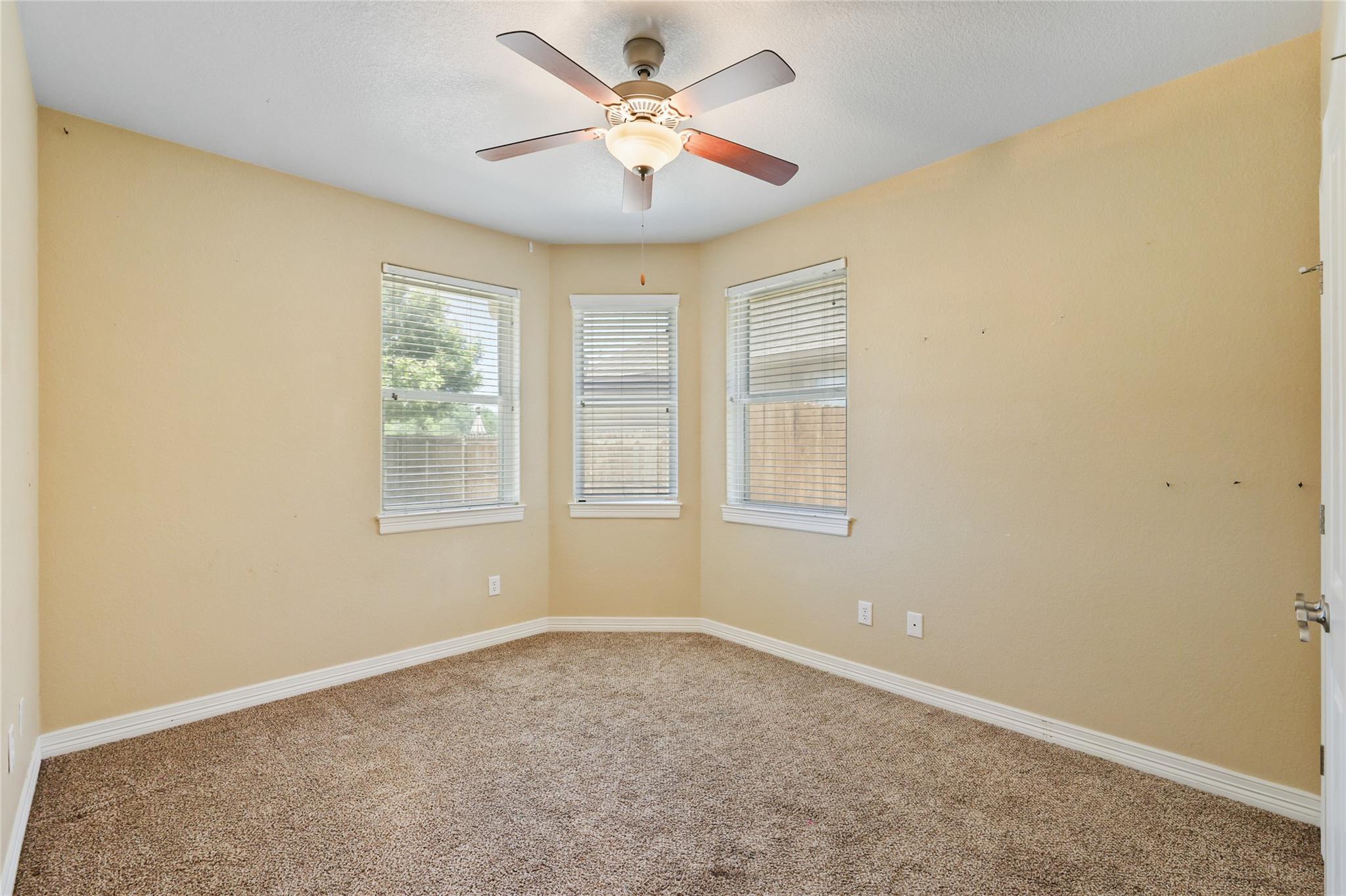 100 Magan Ln, Jarrell, TX 76537