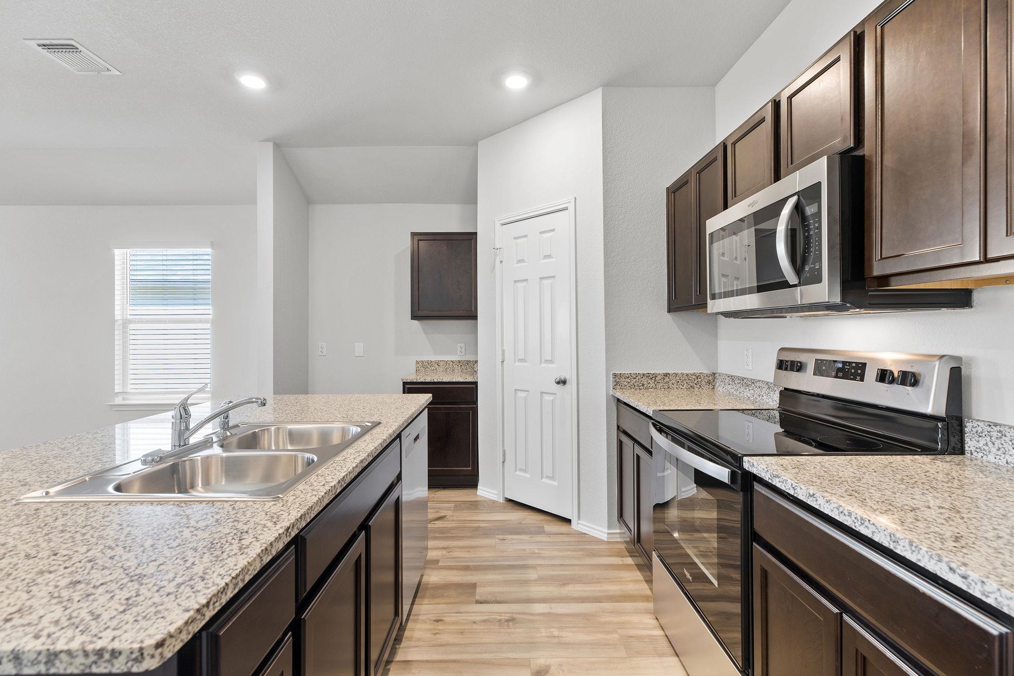 504 Wyatt Way, Jarrell, TX 76537