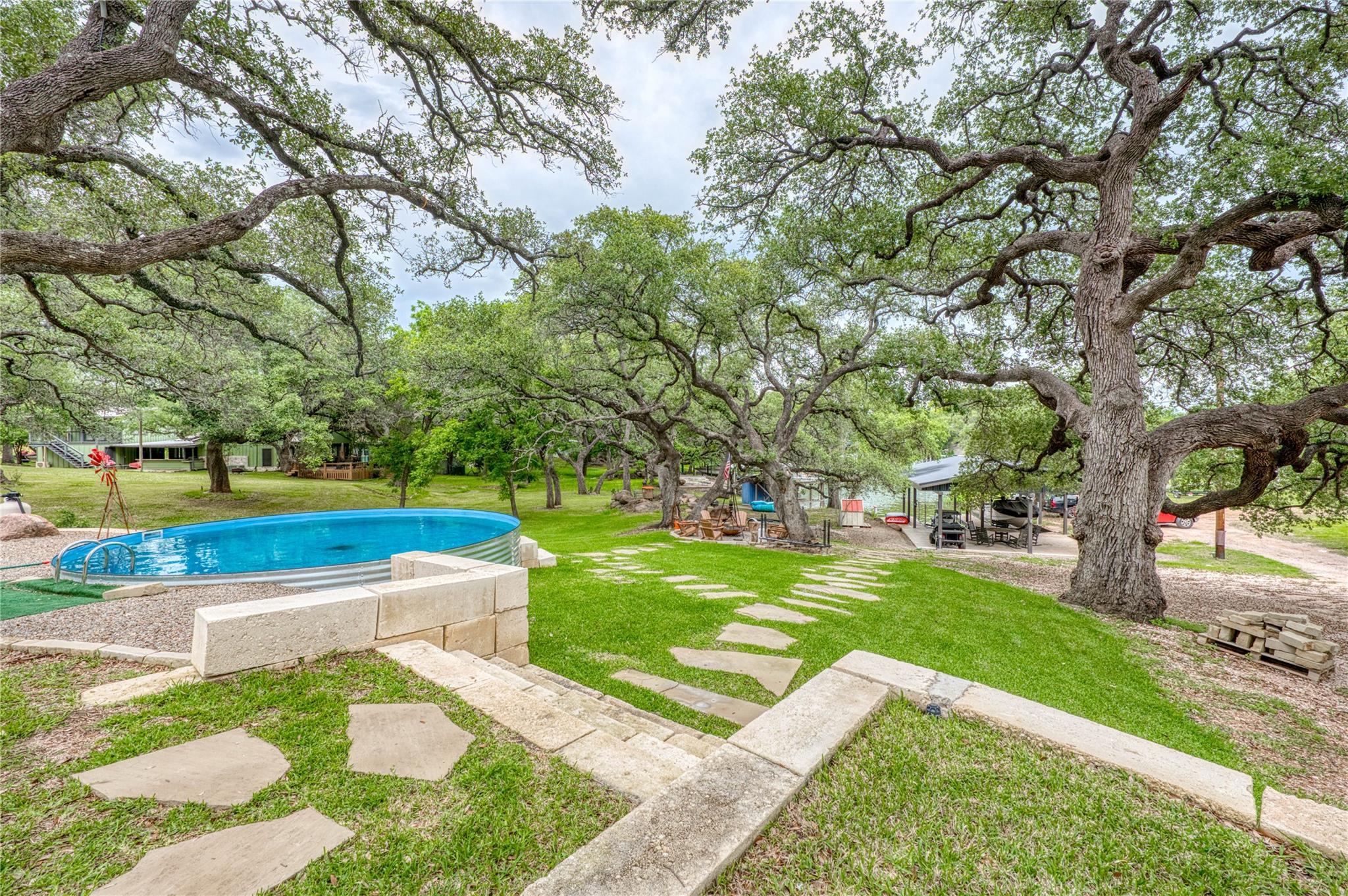 2001 Granite Cove Rd, Kingsland, TX 78639