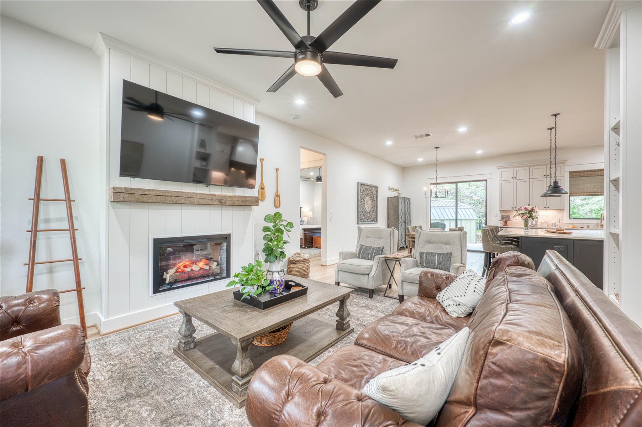 2001 Granite Cove Rd, Kingsland, TX 78639