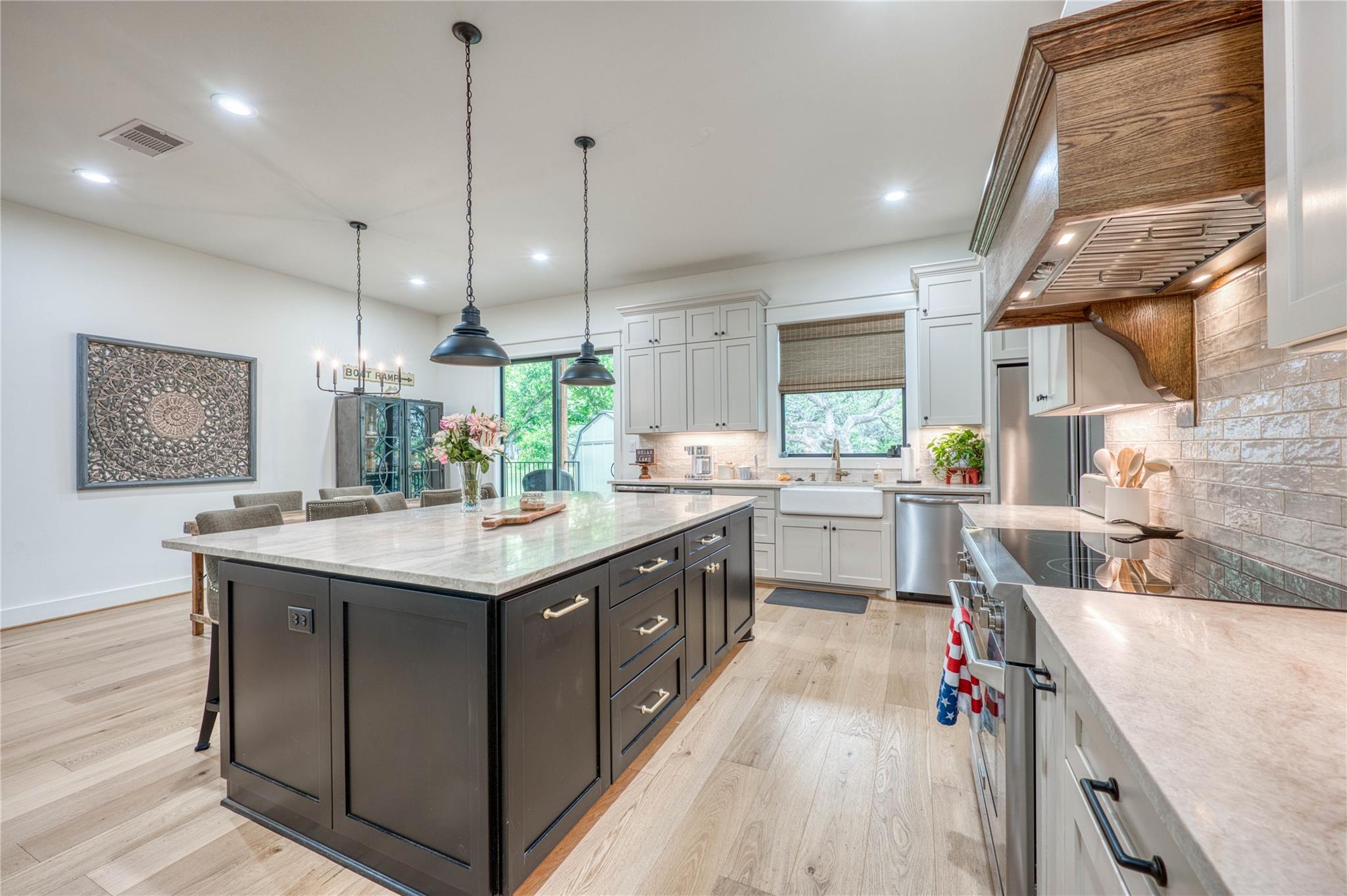 2001 Granite Cove Rd, Kingsland, TX 78639