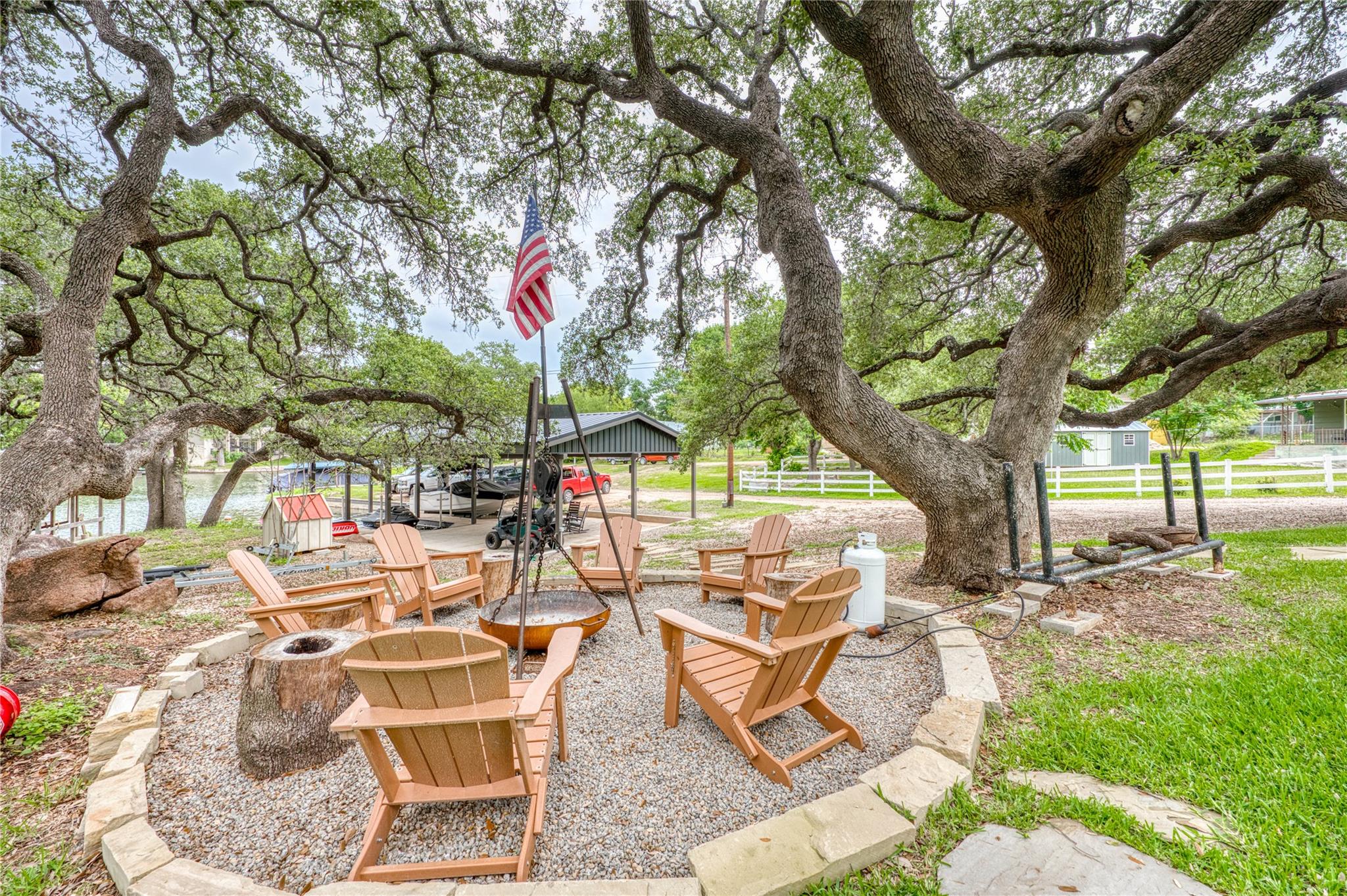 2001 Granite Cove Rd, Kingsland, TX 78639